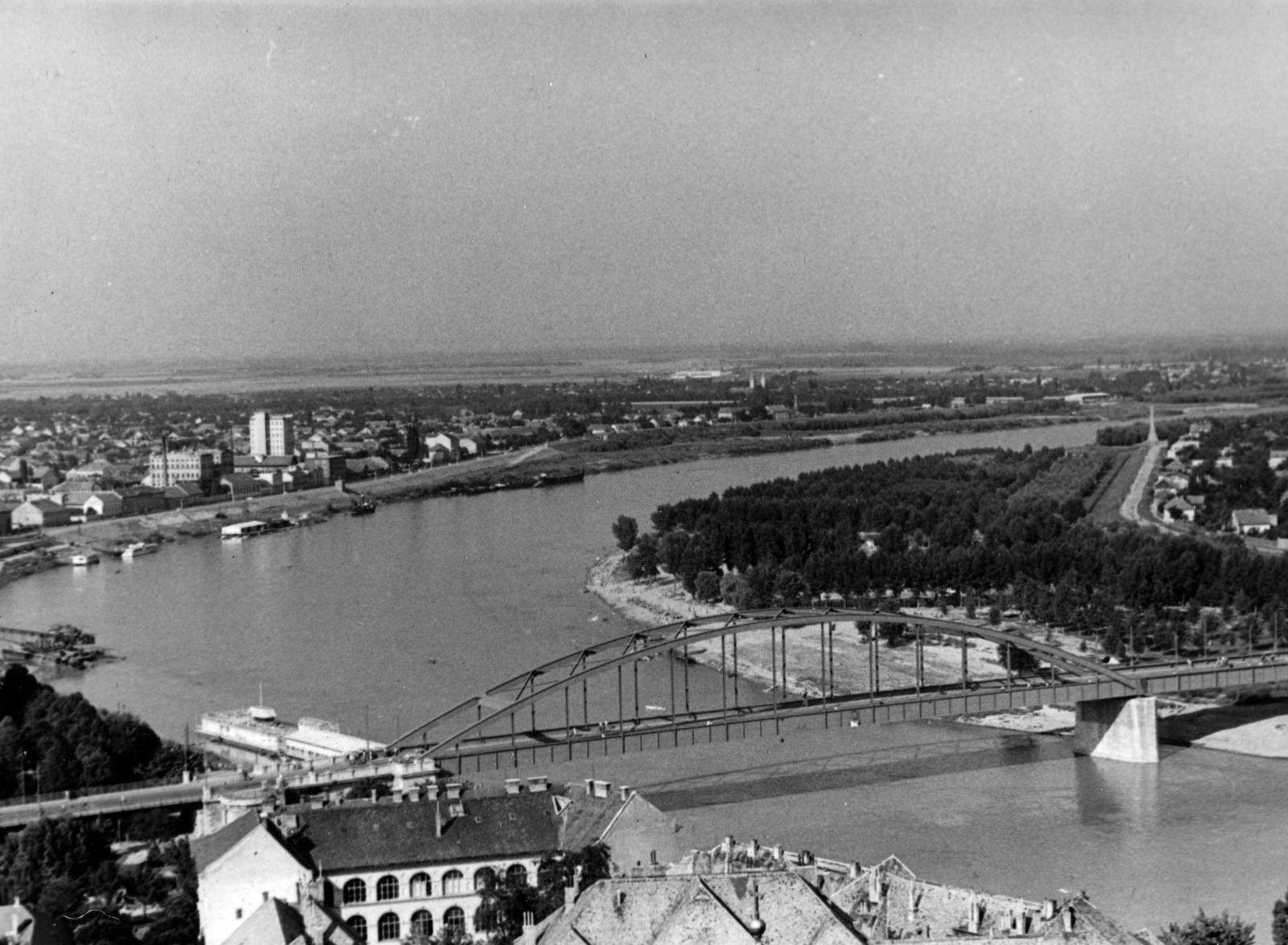 Magyarország, Szeged, kilátás a Fogadalmi templom tornyából a Belvárosi híd felé., 1962, Faragó László, Tisza-híd, Tisza, Fortepan #164678