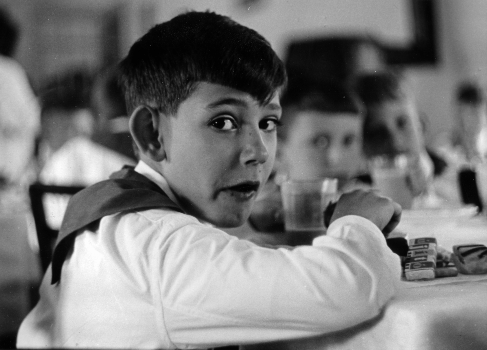 1962, Faragó László, pioneer, meal, chocolate, looking back, Fortepan #164742