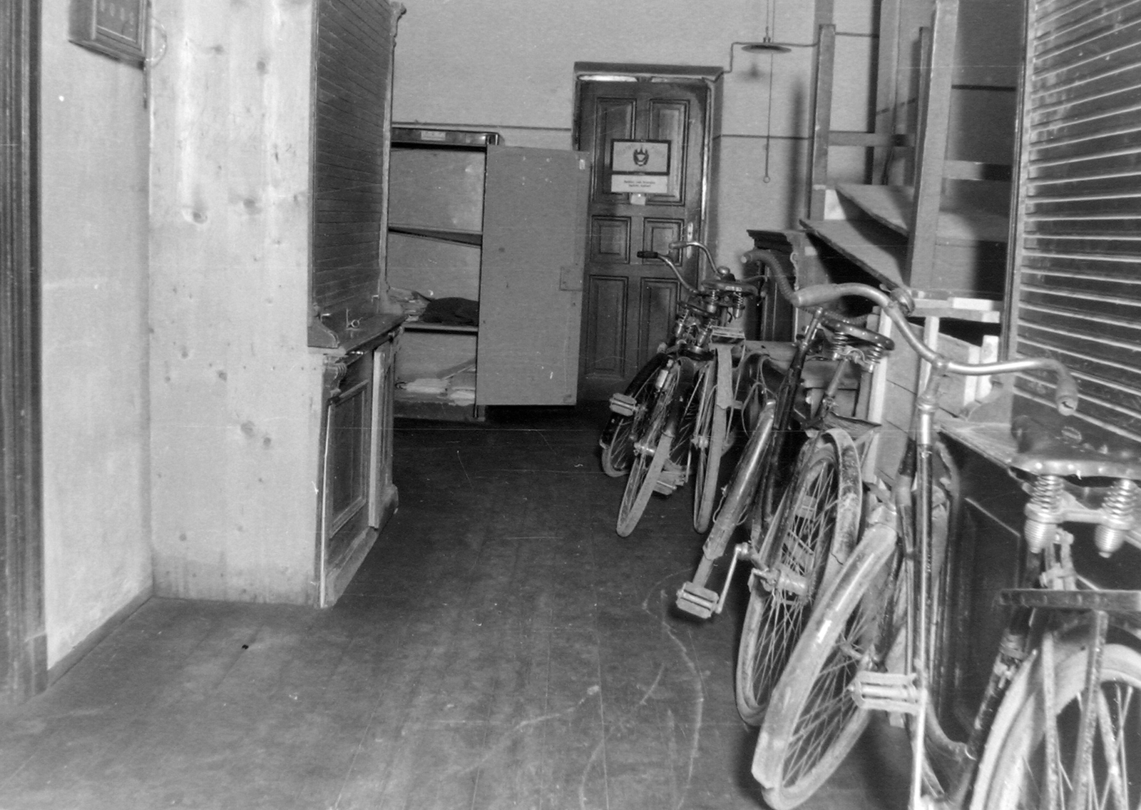 Hungary, 1949, Magyar Rendőr, bicycle, warehouse, Fortepan #16489