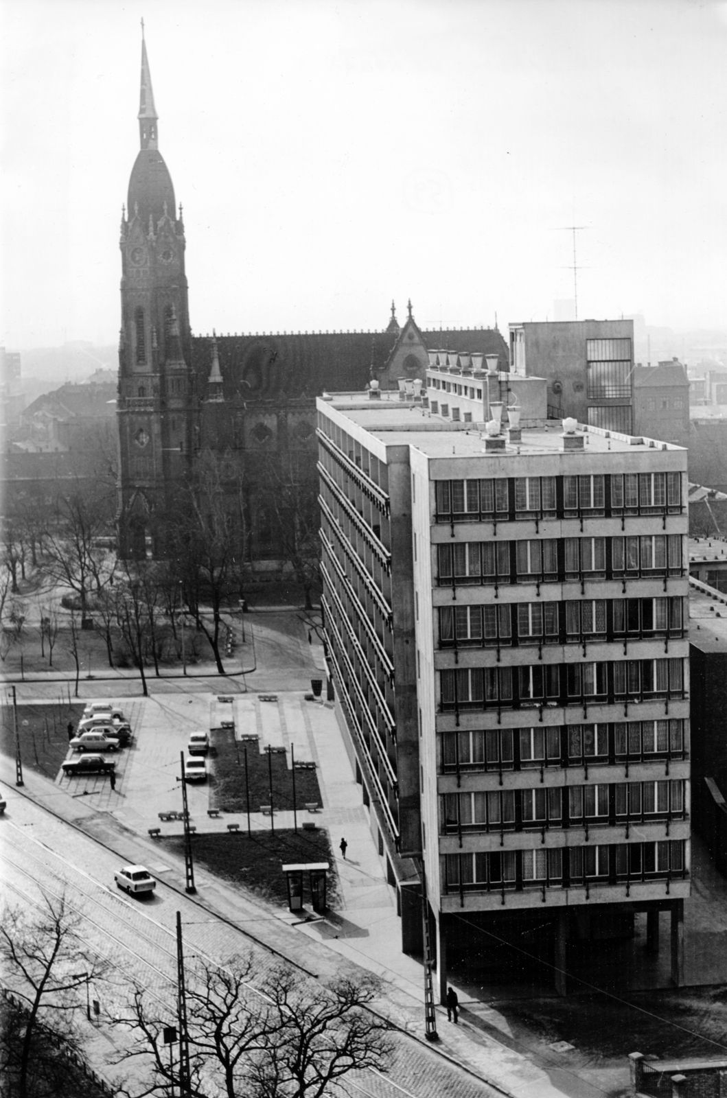 Magyarország, Budapest X., Kőrösi Csoma Sándor út, háttérben a Szent László-templom., 1974, Herpay Gábor, Budapest, Fortepan #165009