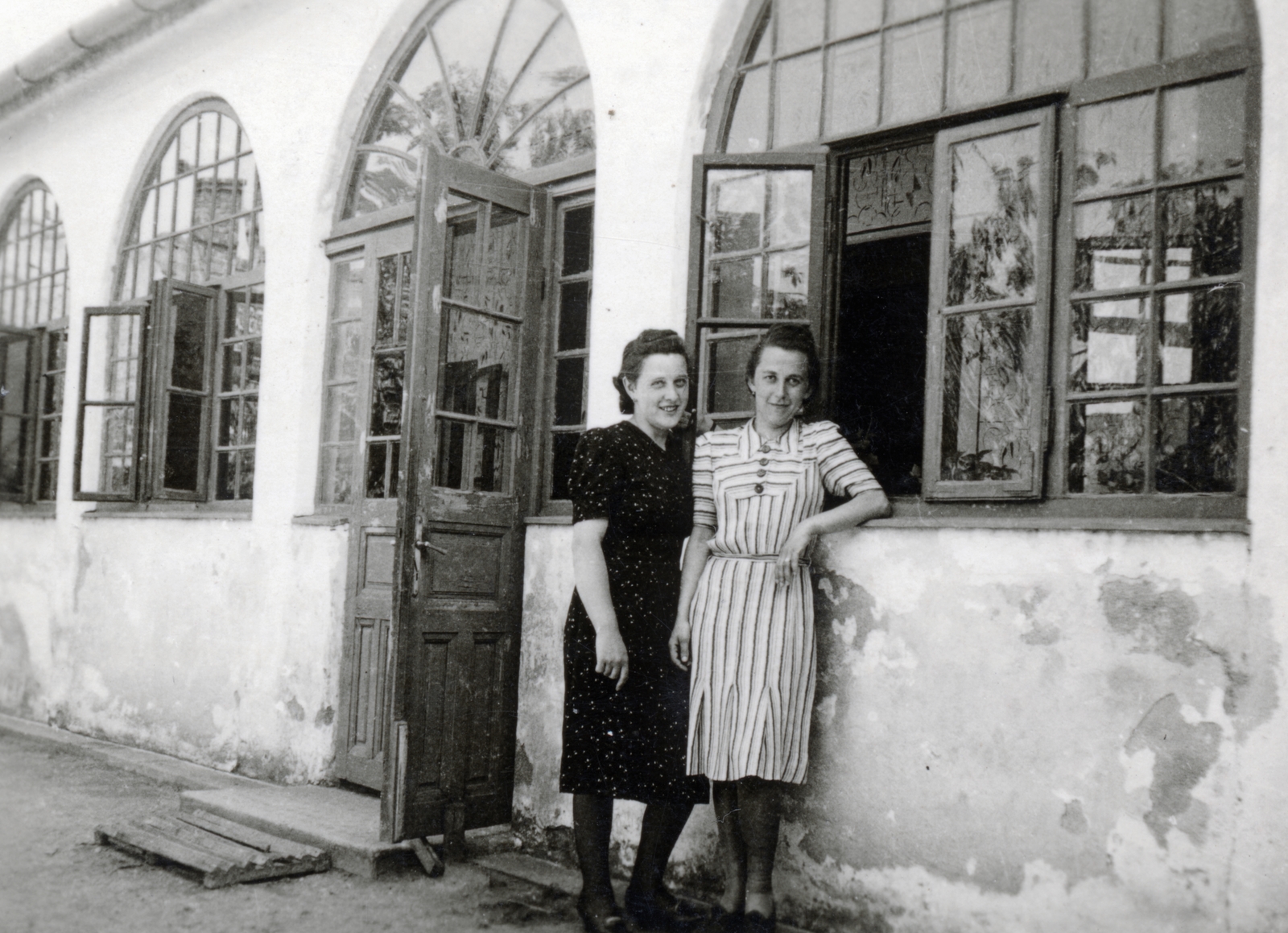 Magyarország, Fertőd, (Eszterháza)., 1940, Bors Anikó, tornác, Fortepan #165208
