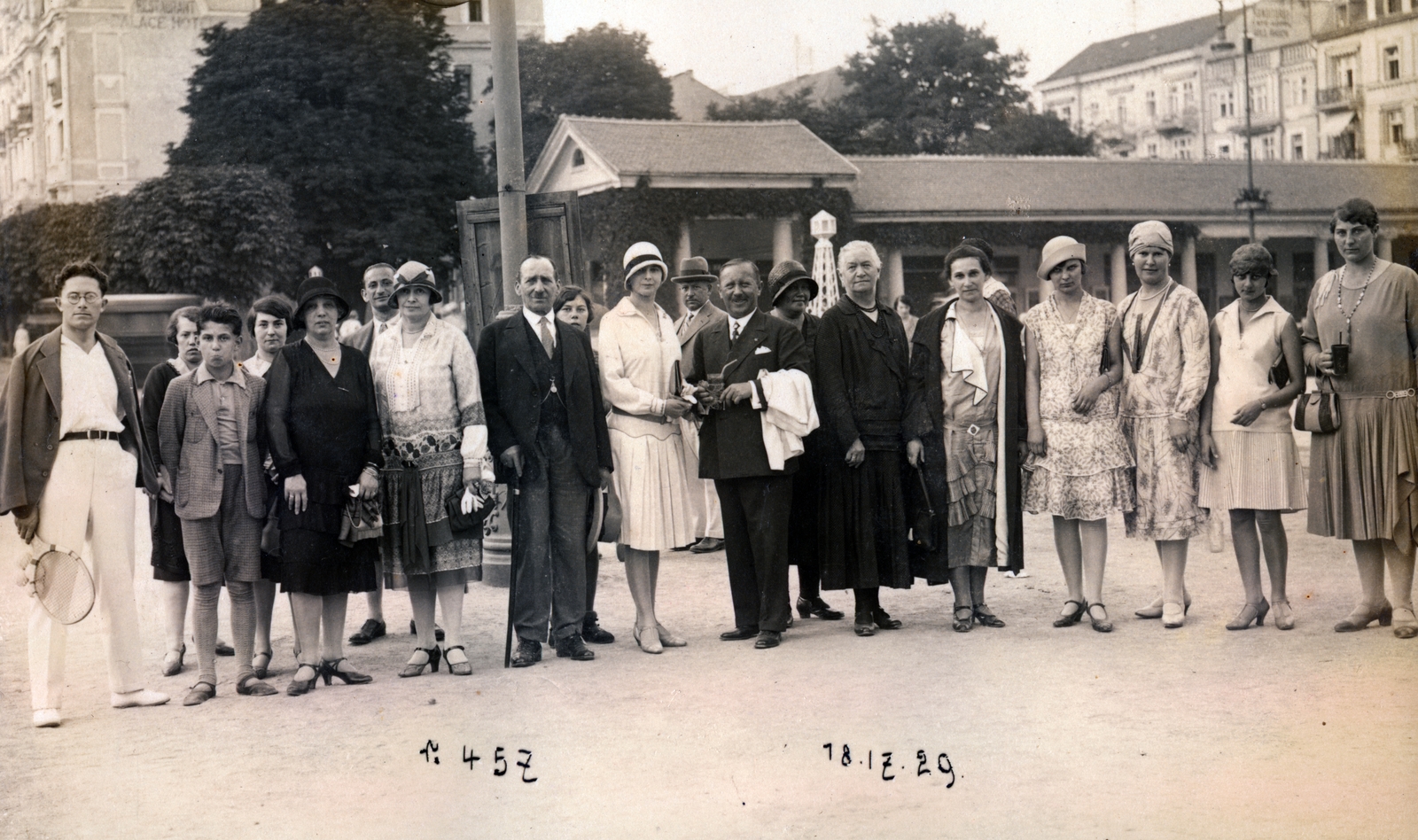Czech Republik, Františkovy Lázně, Nová kolonáda., 1929, Bánfalvi Jánosné, tableau, summer dresses, Fortepan #165311