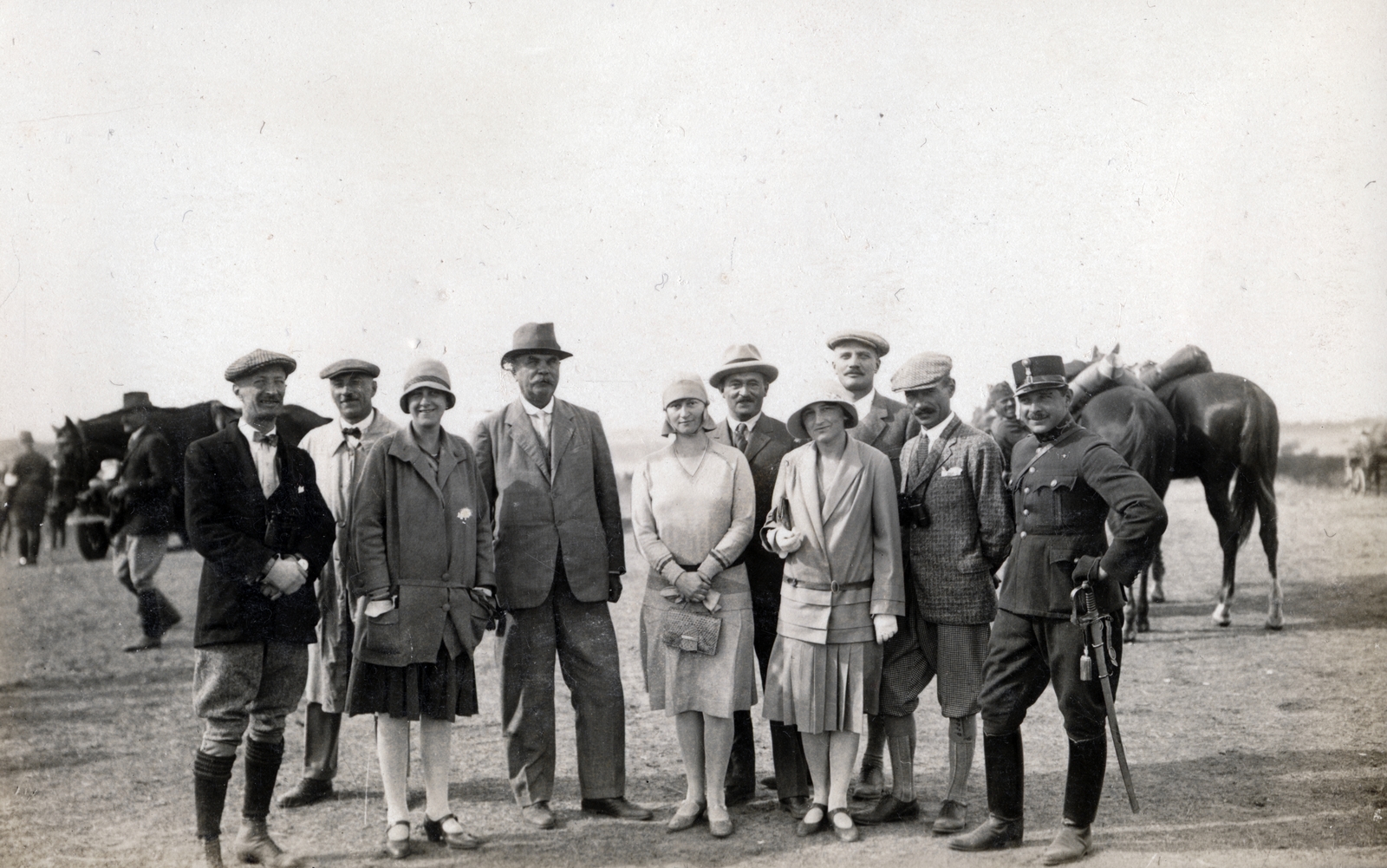 1928, Bánfalvi Jánosné, breech, companionship, horse, skirt, sword, bow tie, Fortepan #165331