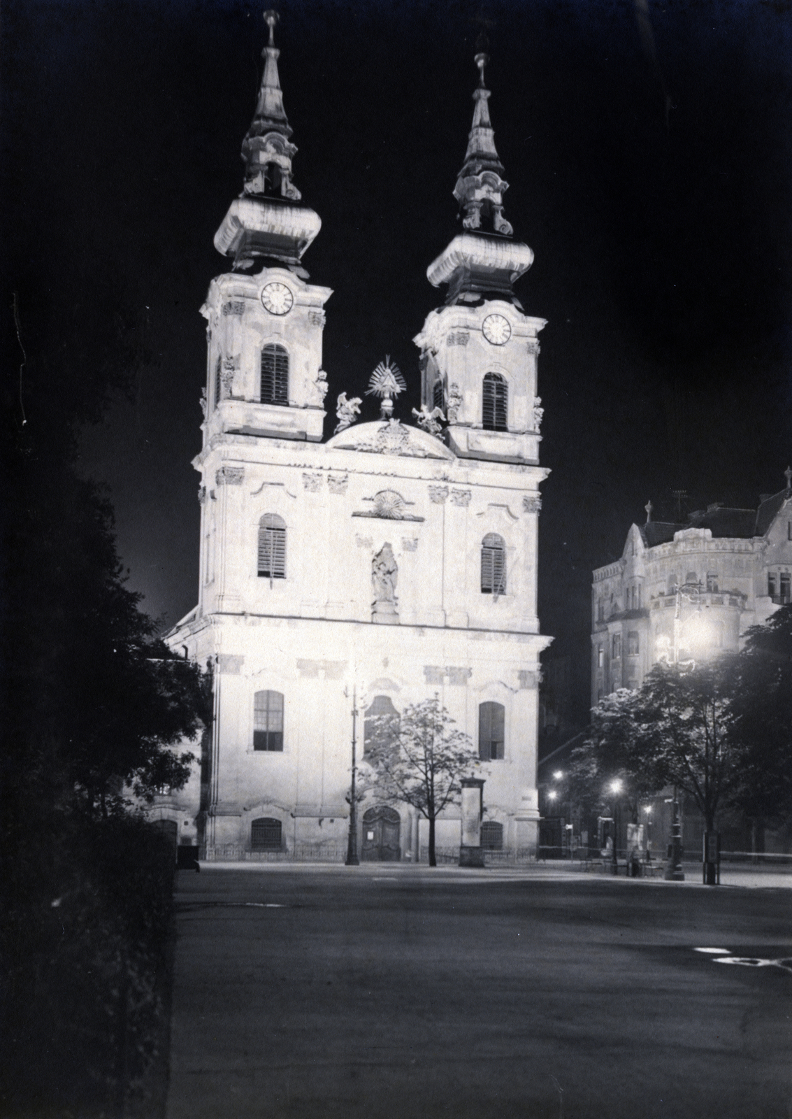 Magyarország, Budapest I., Batthyány tér, Szent Anna-templom., 1930, Olbert Mariann, Budapest, díszkivilágítás, Fortepan #165456