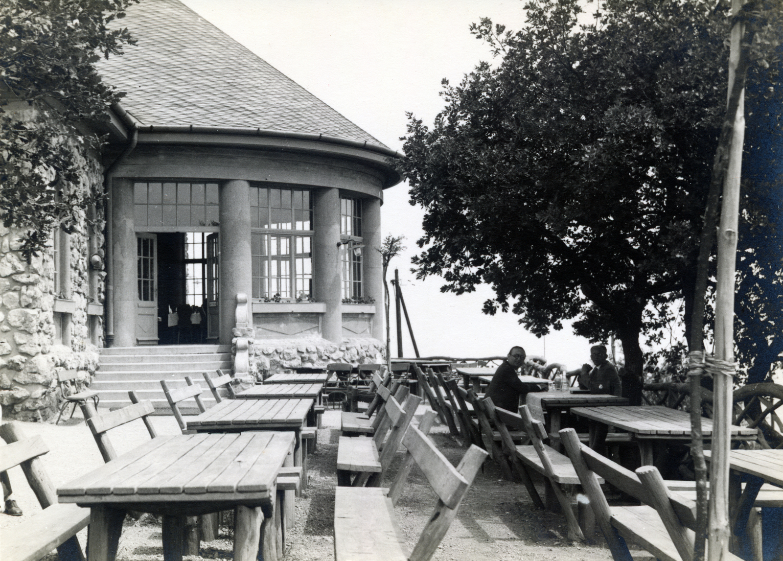 Hungary, Budapest III., a Hármashatárhegyi turistaház terasza., 1936, Olbert Mariann, Budapest, Fortepan #165469