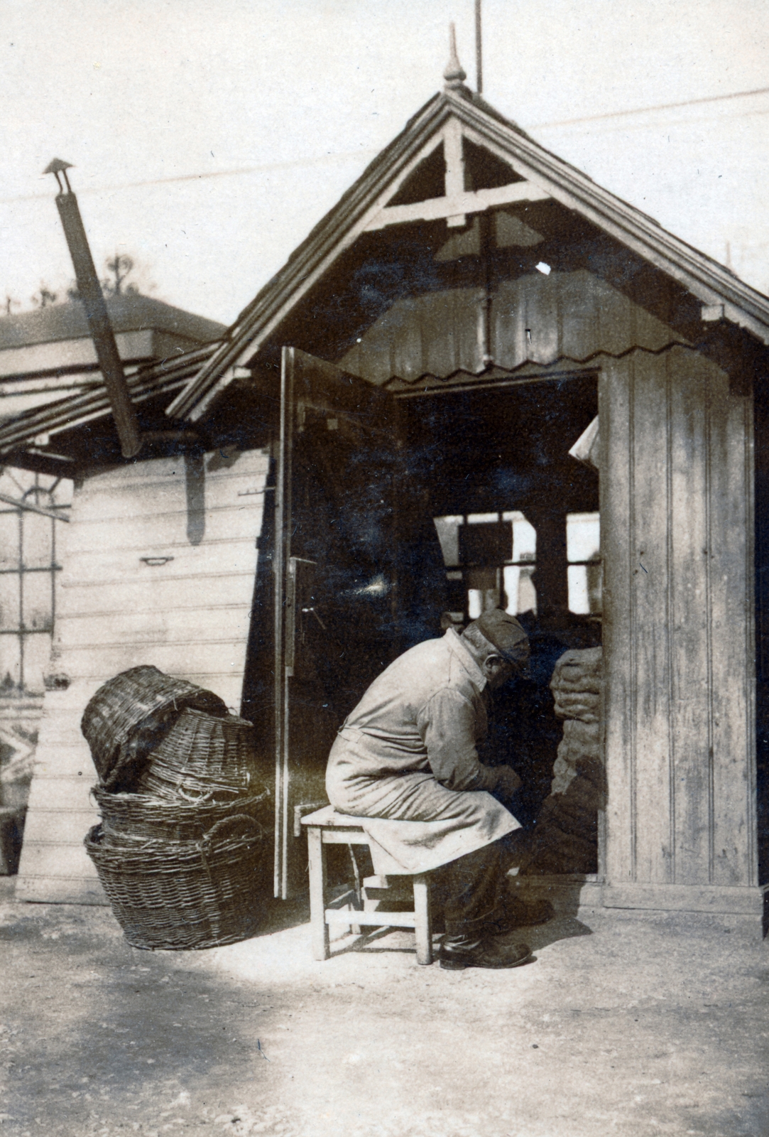 1930, Olbert Mariann, basket, hovel, chimney, Fortepan #165500