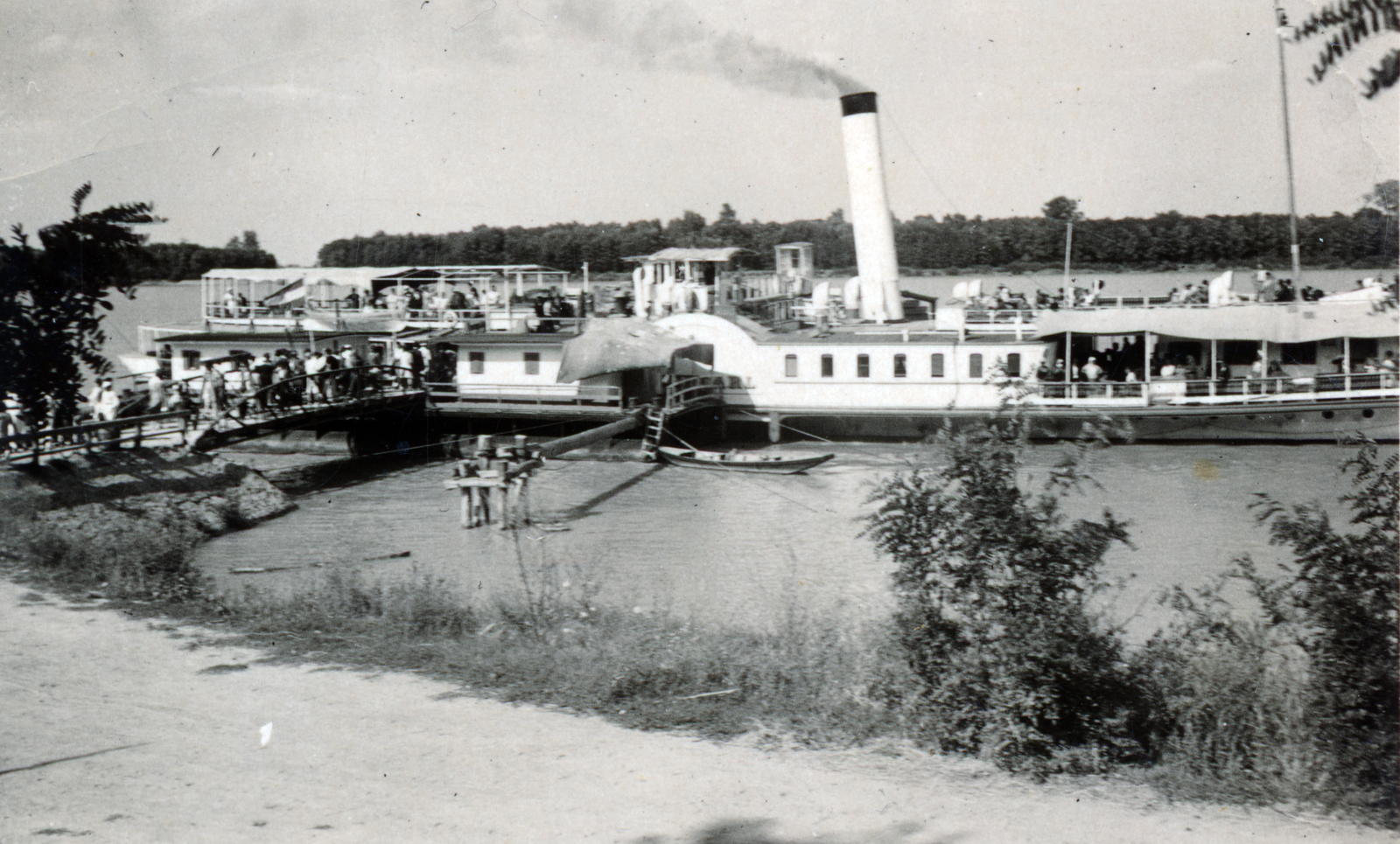 Hungary, Verőce, (Nógrádverőce), Duna-part, hajóállomás, a Joseph Carl személyszállító kerekes gőzhajó (épült:1854.)., 1931, Rostóczky Alfonz, steamboat, Fortepan #165578