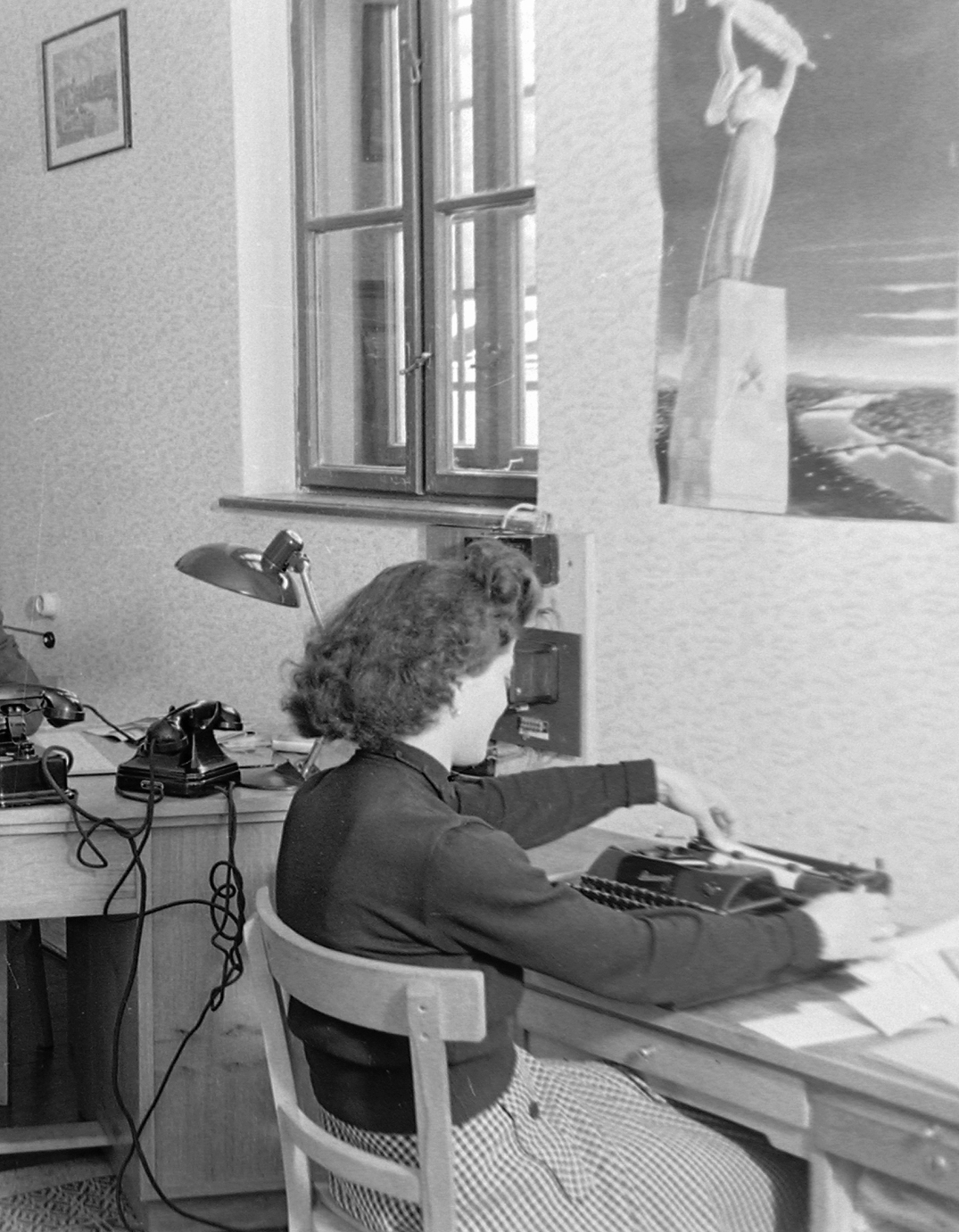 Hungary, 1950, Magyar Rendőr, office, typewriter, telephone, poster, Fortepan #16667