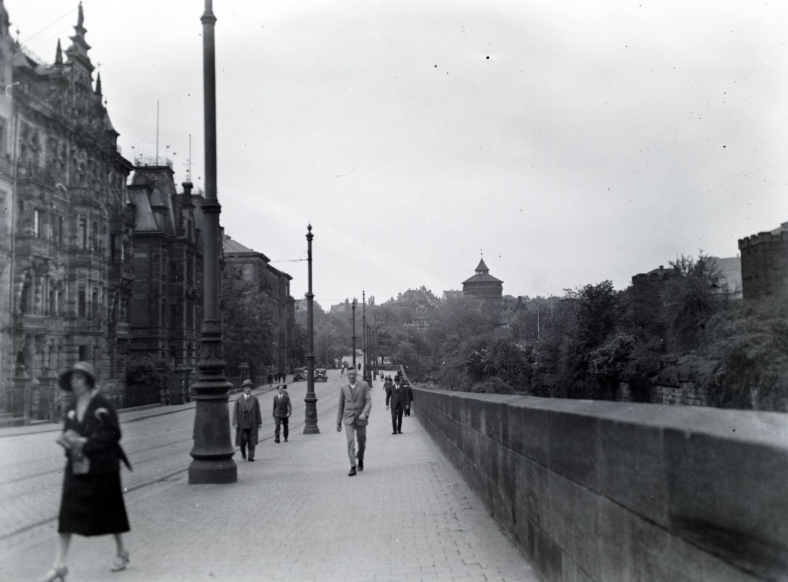 Németország, Nürnberg, Neutorgraben, jobbra a Neutorturm., 1934, Privát Fotó és Film Archívum-Höfler Tibor gyűjtemény, Fortepan #170382