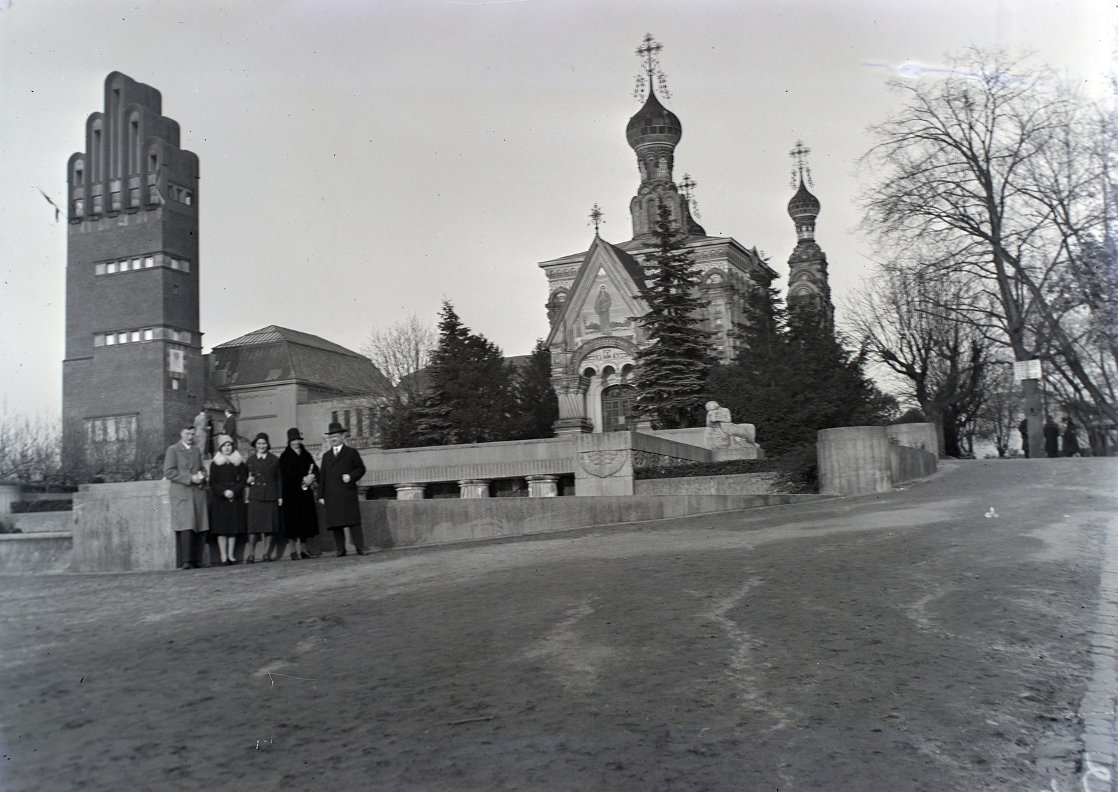 Németország, Darmstadt, balra a Hochzeitsturm, mellette a Szent Mária Magdolna orosz ortodox templom., 1934, Privát Fotó és Film Archívum-Höfler Tibor gyűjtemény, görögkeleti, hagymakupola, Fortepan #170386