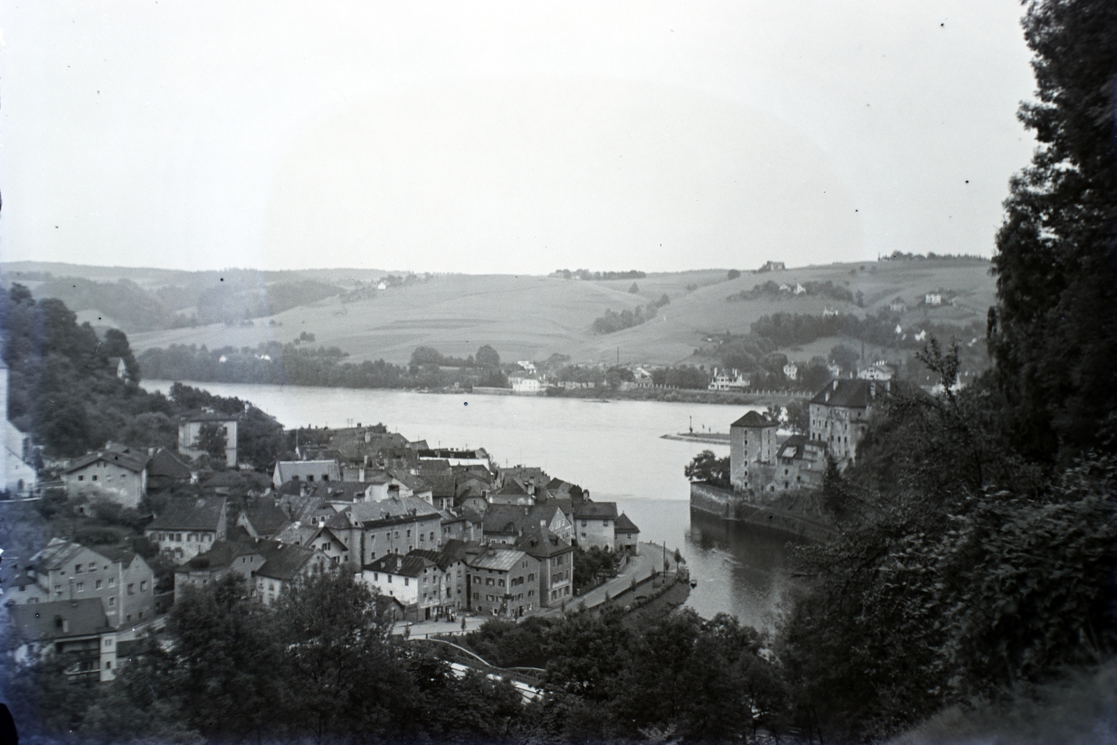 Németország, Passau, kilátás a Veste Oberhaus-tól a Duna felé, jobbra a Veste Niederhaus az Ilz torkolatánál., 1936, Privát Fotó és Film Archívum-Höfler Tibor gyűjtemény, Fortepan #170413