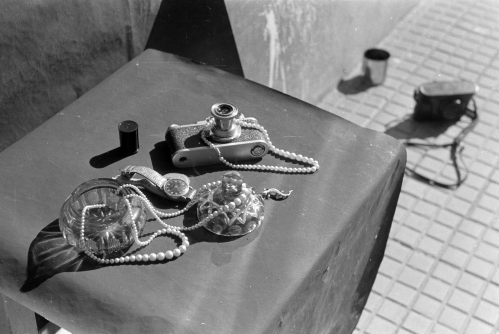 1954, Lőrinczi Ákos, movie camera, jewelry, wrist watch, still life, camera, KMZ Zorki, Fortepan #170496