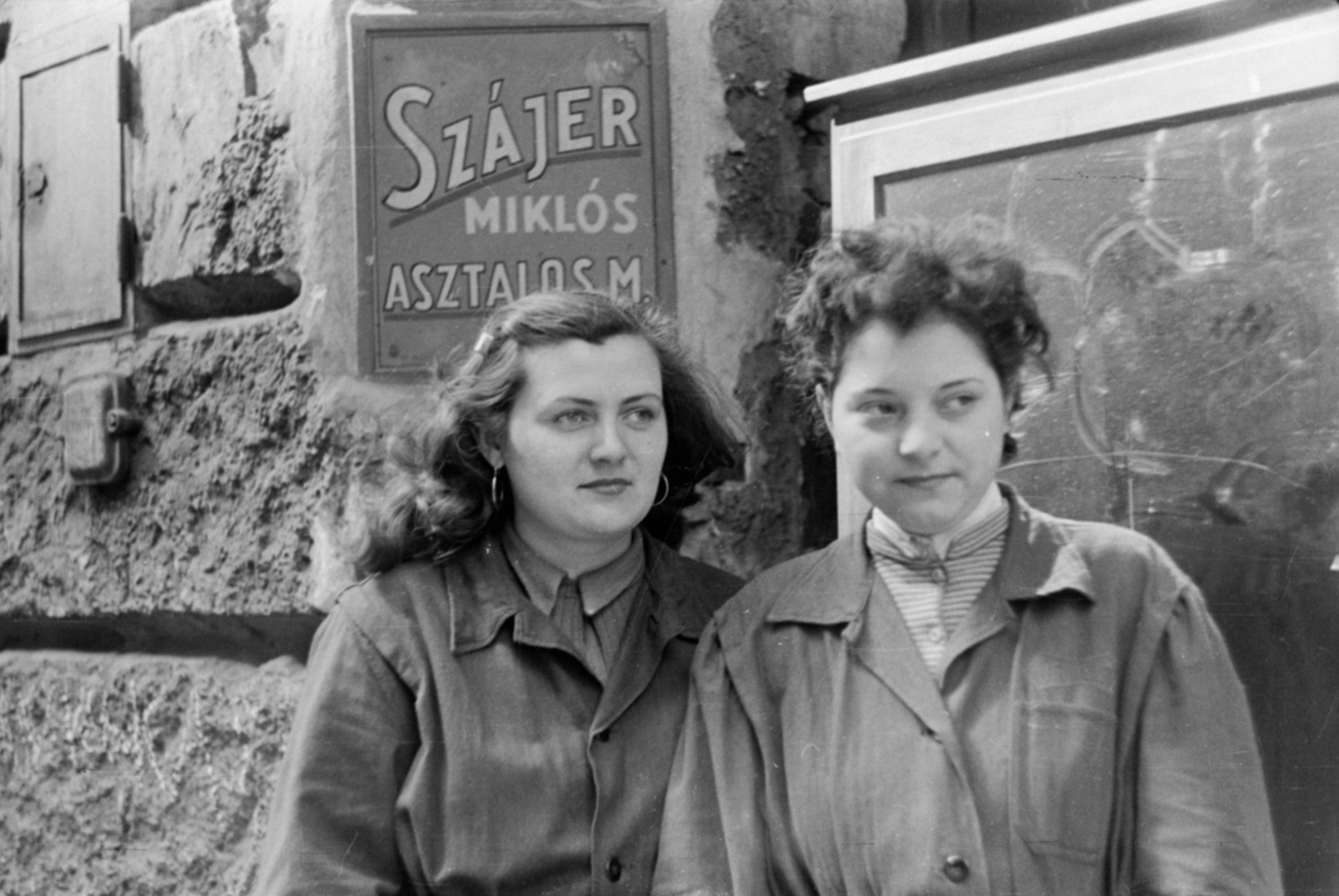 1957, Lőrinczi Ákos, overall, carpenter, hairdo, women, Fortepan #170526