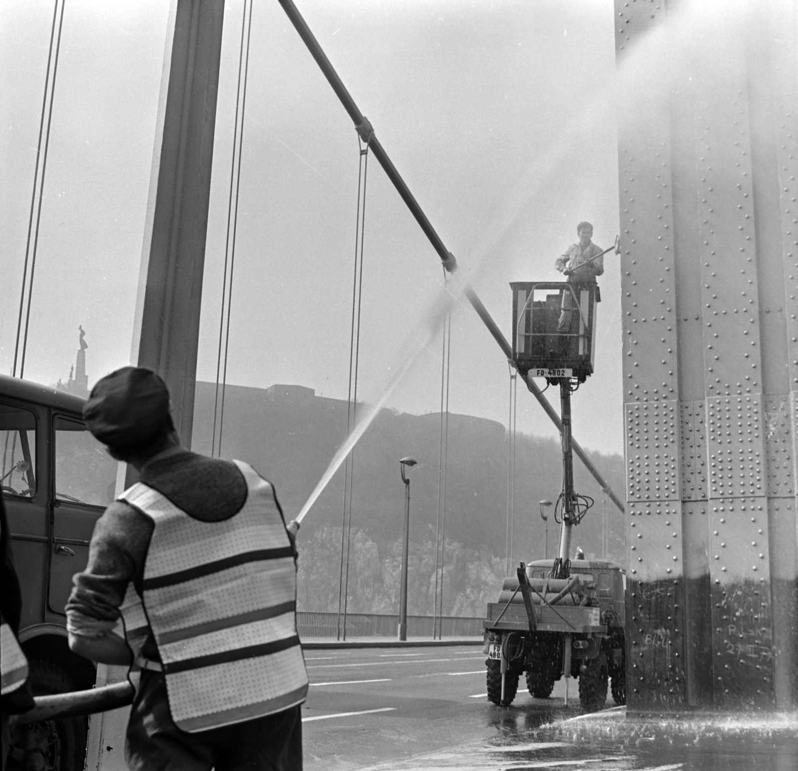 Hungary, Budapest, Erzsébet híd., 1974, Péterffy István, reflective vest, Fortepan #170724