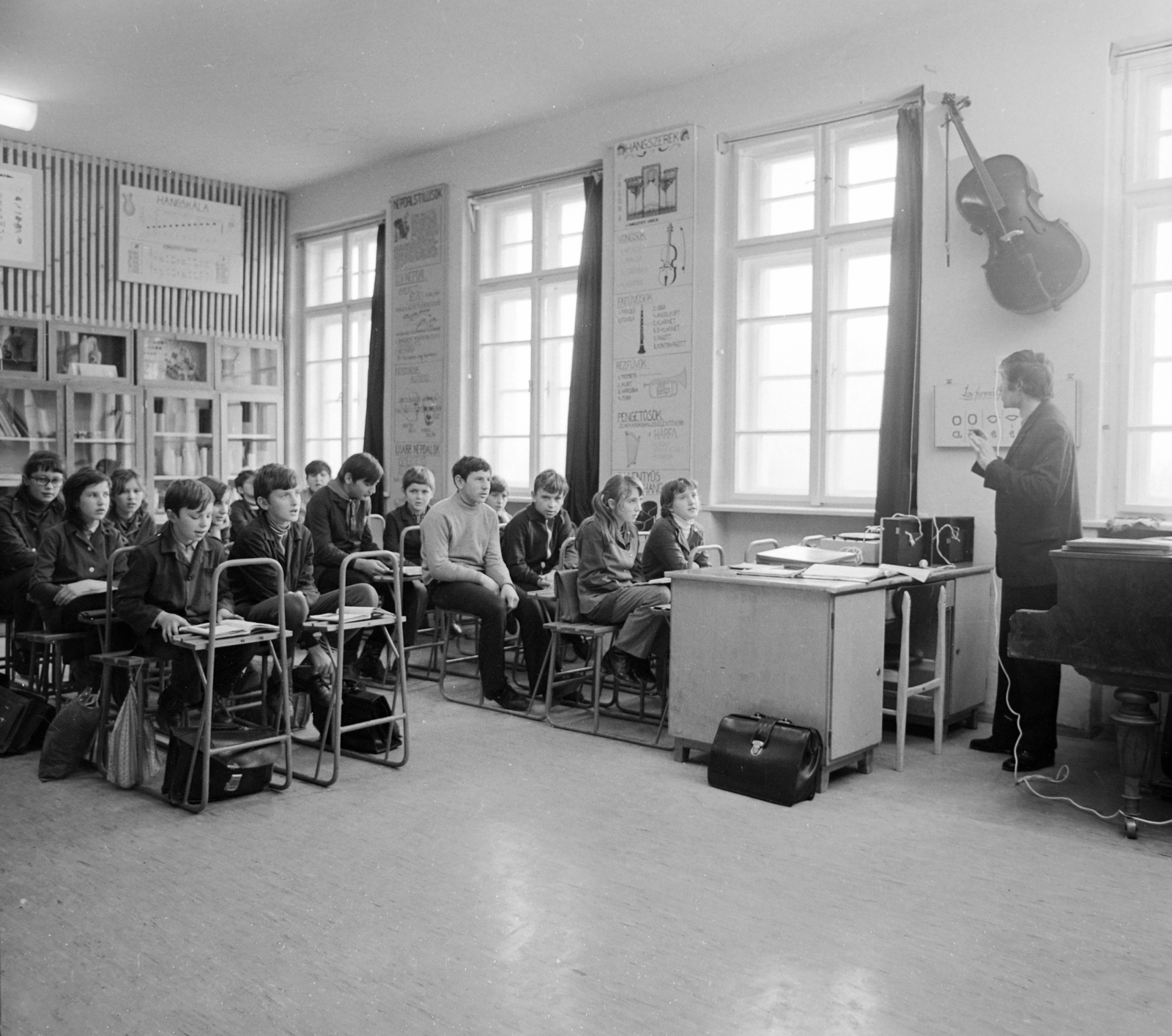 1974, Péterffy István, piano, bench, bag, learning, music school, Fortepan #170745