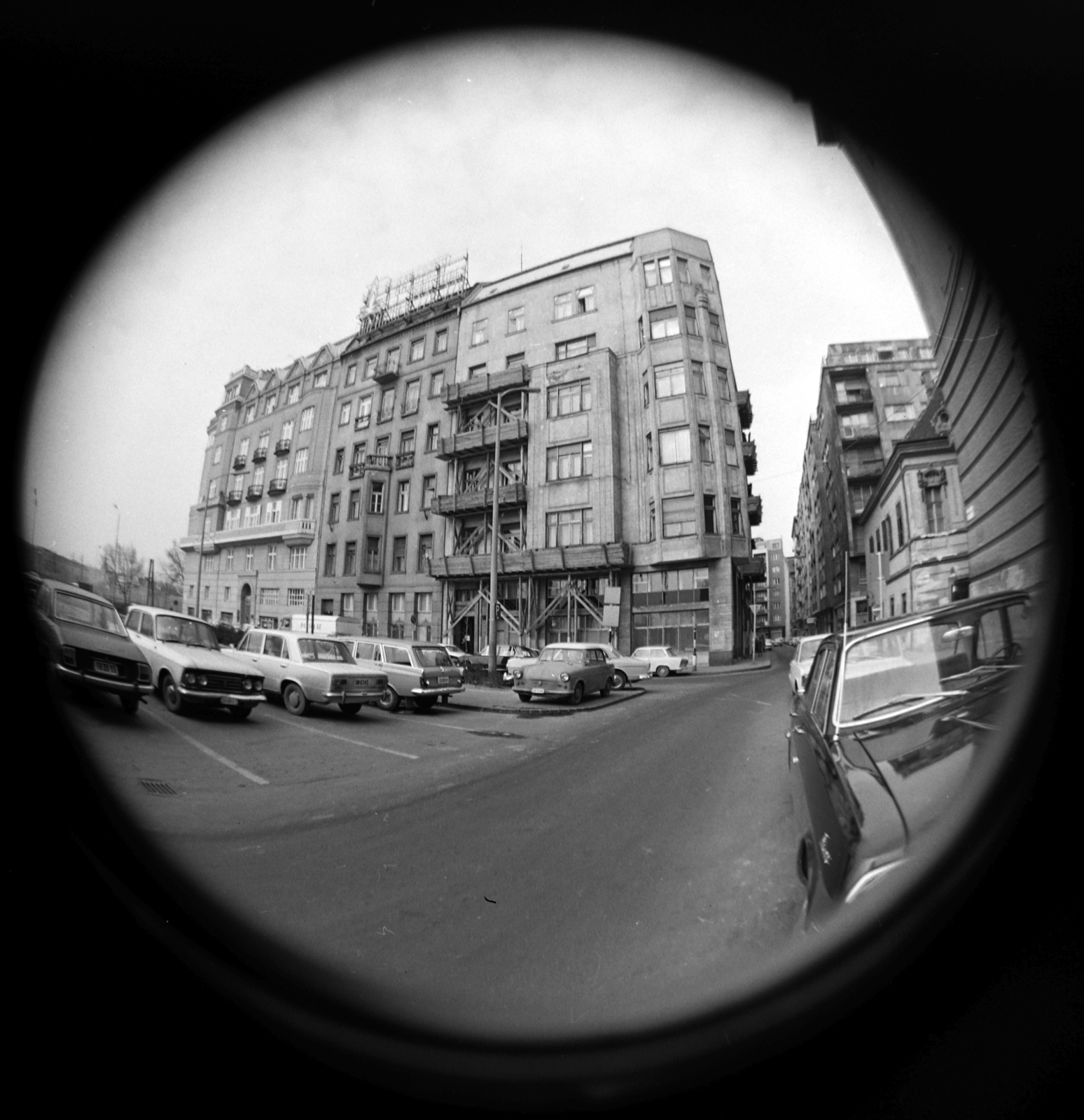 Hungary, Budapest V., Március 15. tér., szemben a Galamb utca., 1975, Péterffy István, Budapest, fisheye lens, Fortepan #170760