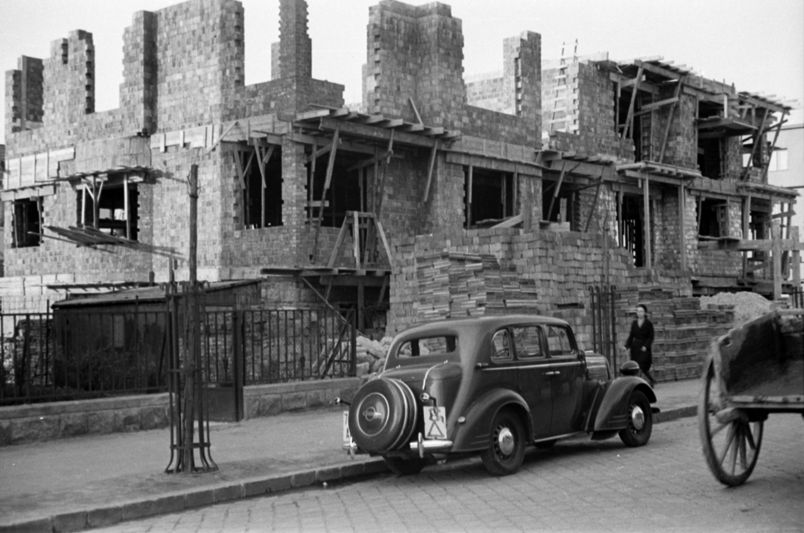 Hungary, az Erzsébet királyné útja 2/b számú ház építkezése., 1941, Sattler Katalin, construction, Fortepan #171053