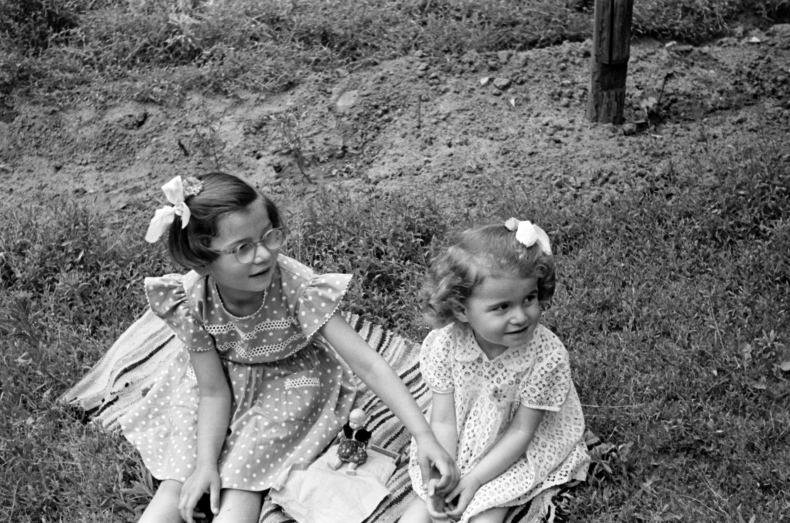 1953, Sattler Katalin, summer dresses, ribbon, girl, brothers, Fortepan #171117