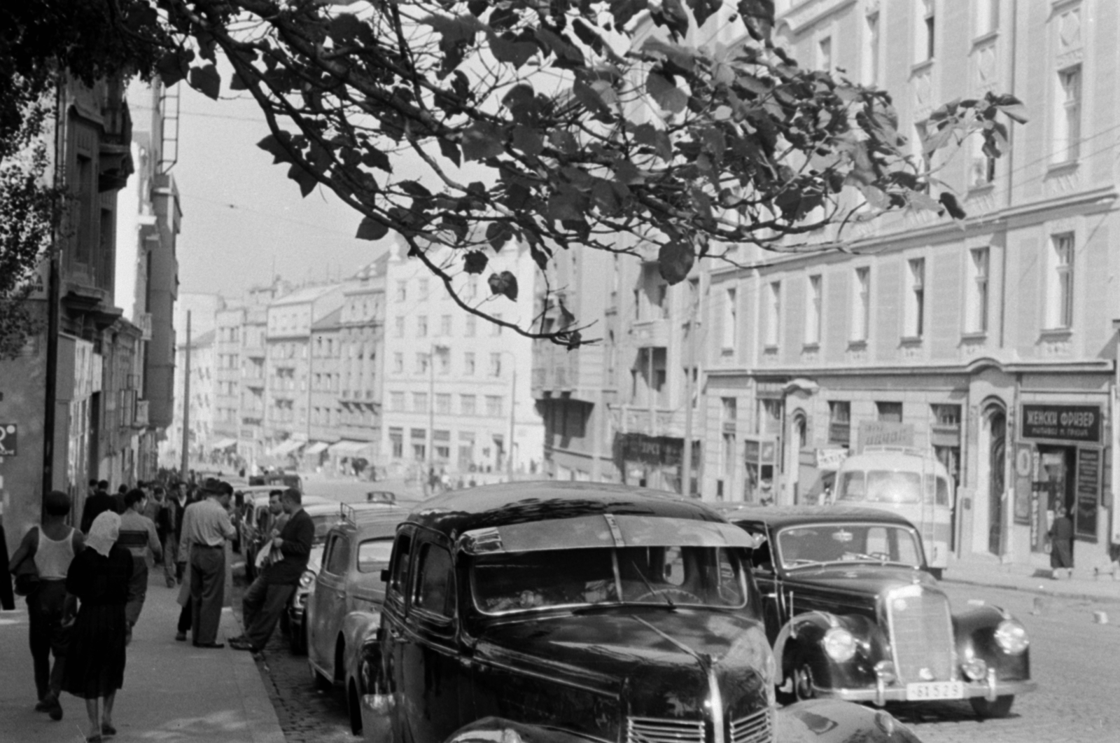 Serbia, Belgrade, ulica Prizrenska a Terazije felől a Zeleni Venac felé nézve., 1955, Sattler Katalin, Yugoslavia, Mercedes-brand, street view, Fortepan #171163