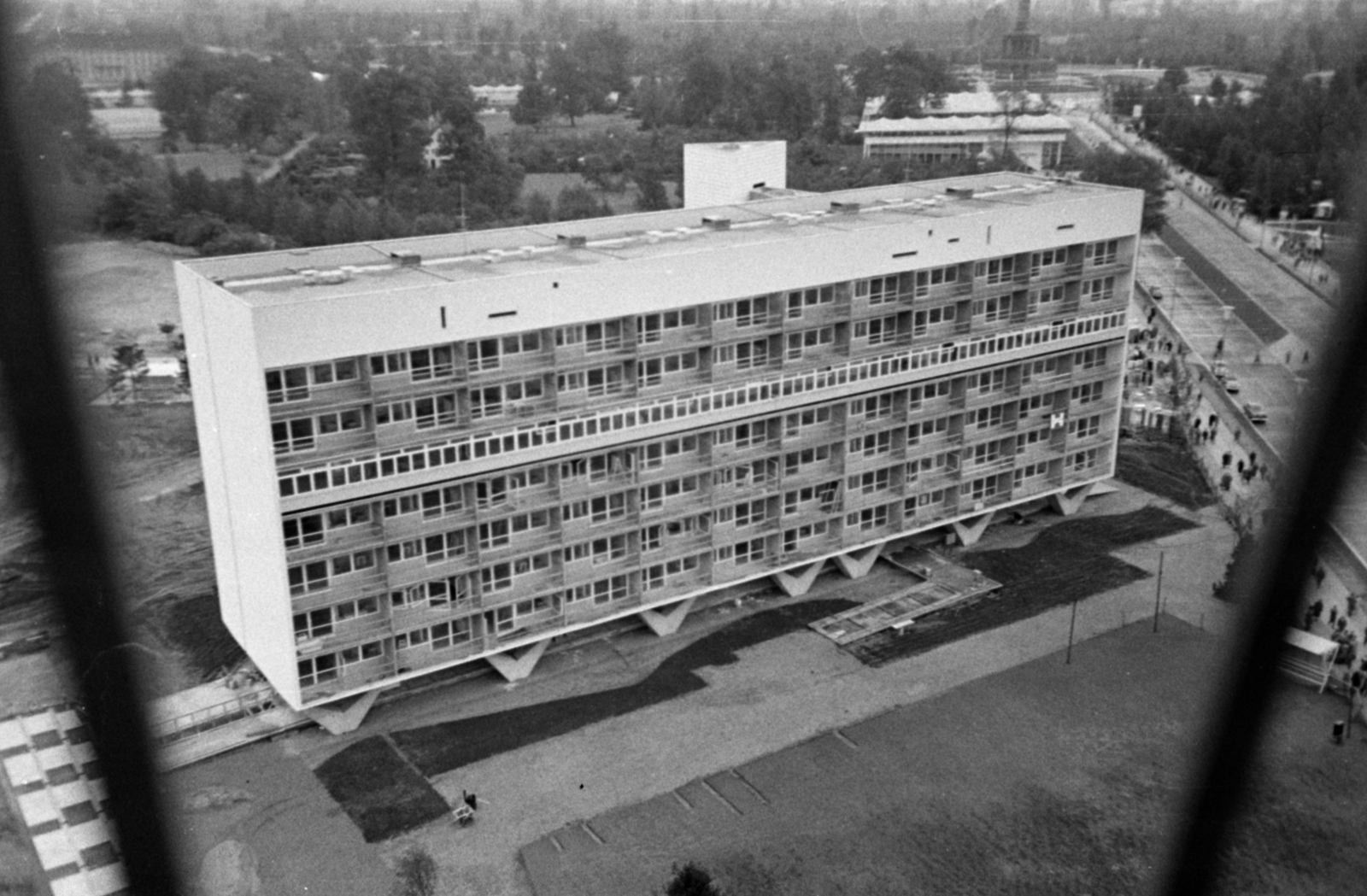 Germany, Berlin, Nyugat-Berlin, Altonaer Strasse, Oscar-Niemeyer-Haus., 1957, Sattler Katalin, West Berlin, modern architecture, Fortepan #171208