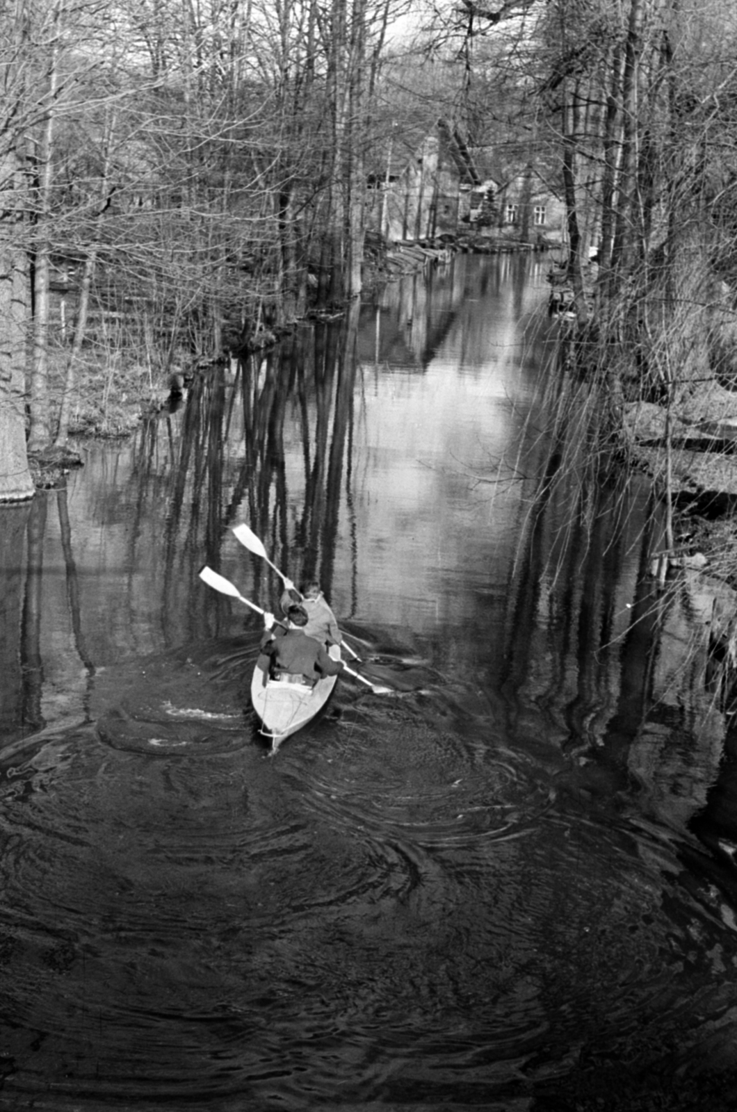 Germany, Lübbenau-Lehde, Spreewald., 1957, Sattler Katalin, GDR, shore, paddling, Fortepan #171231