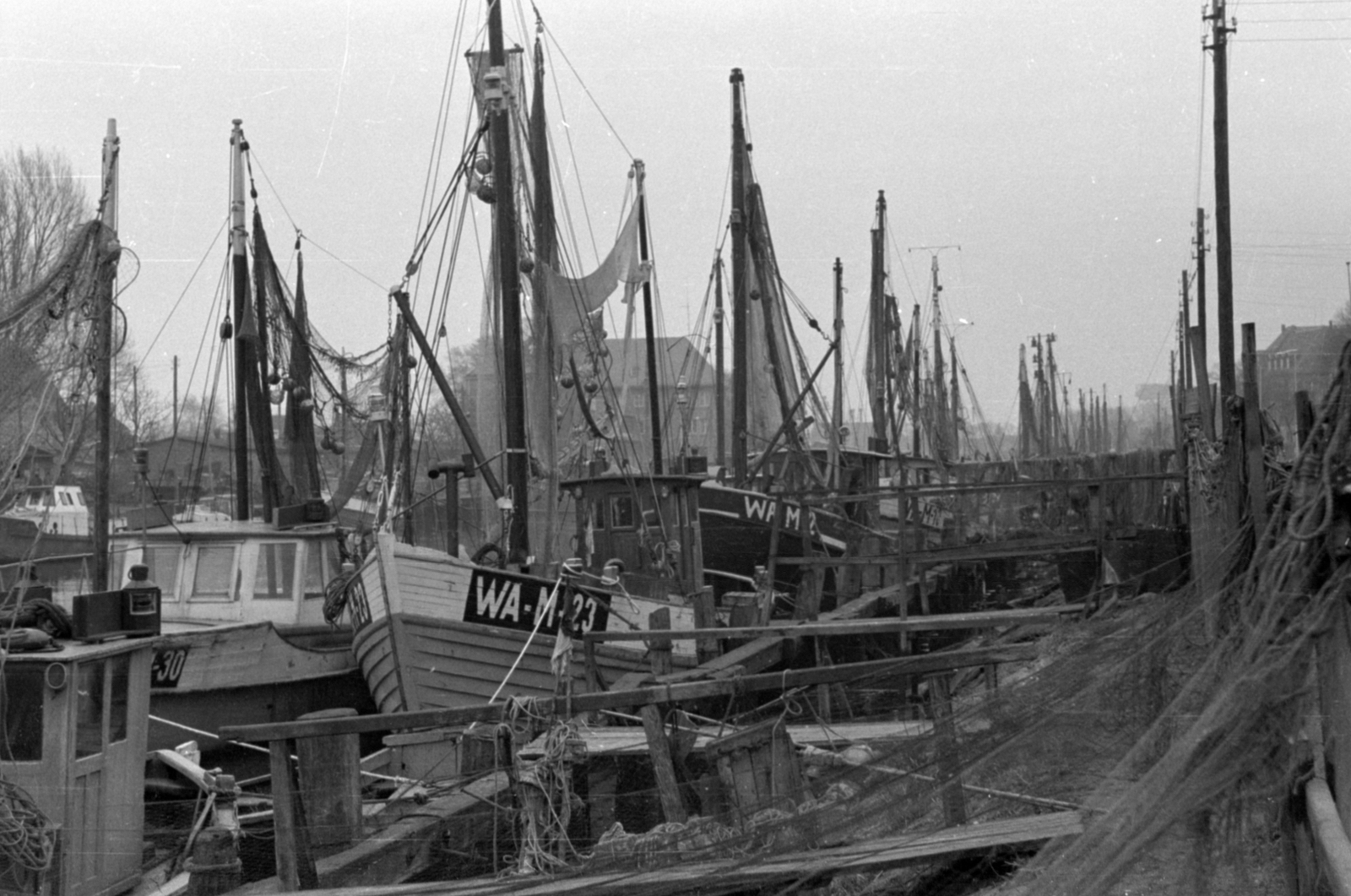 Németország, Warnemünde, Rostock, az Alter Strom kikötő., 1957, Sattler Katalin, hajó, NDK, kikötő, Fortepan #171238