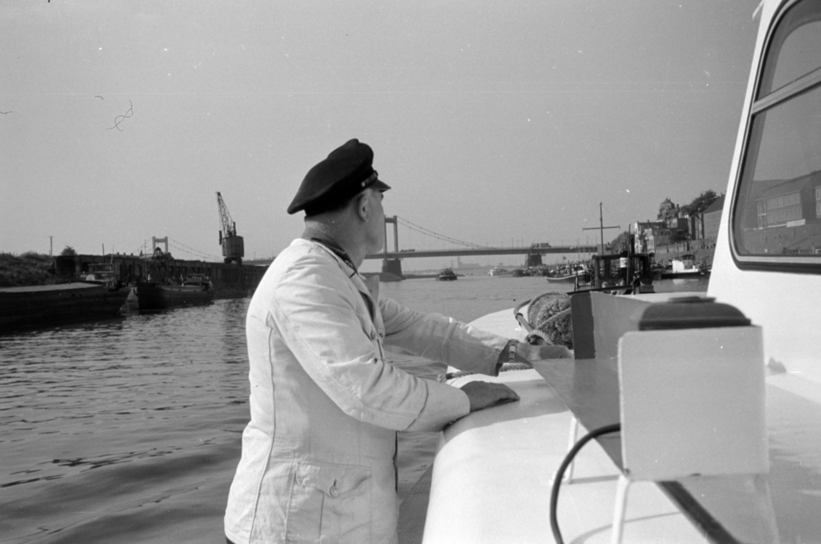 Germany, Duisburg, kikötő, Vinckekanal, háttérben a Friedrich-Ebert-Brücke., 1959, Sattler Katalin, FRG, Fortepan #171312