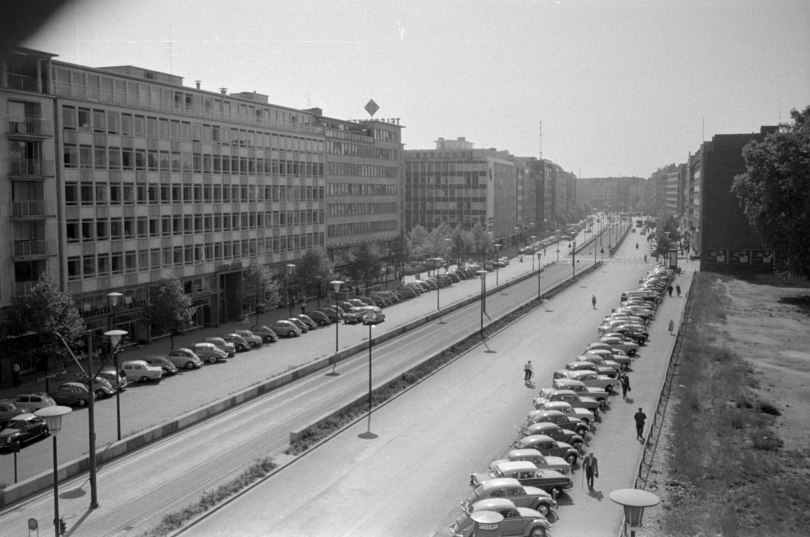 Germany, Düsseldorf, Berliner Allee., 1959, Sattler Katalin, FRG, bicycle, Fortepan #171327