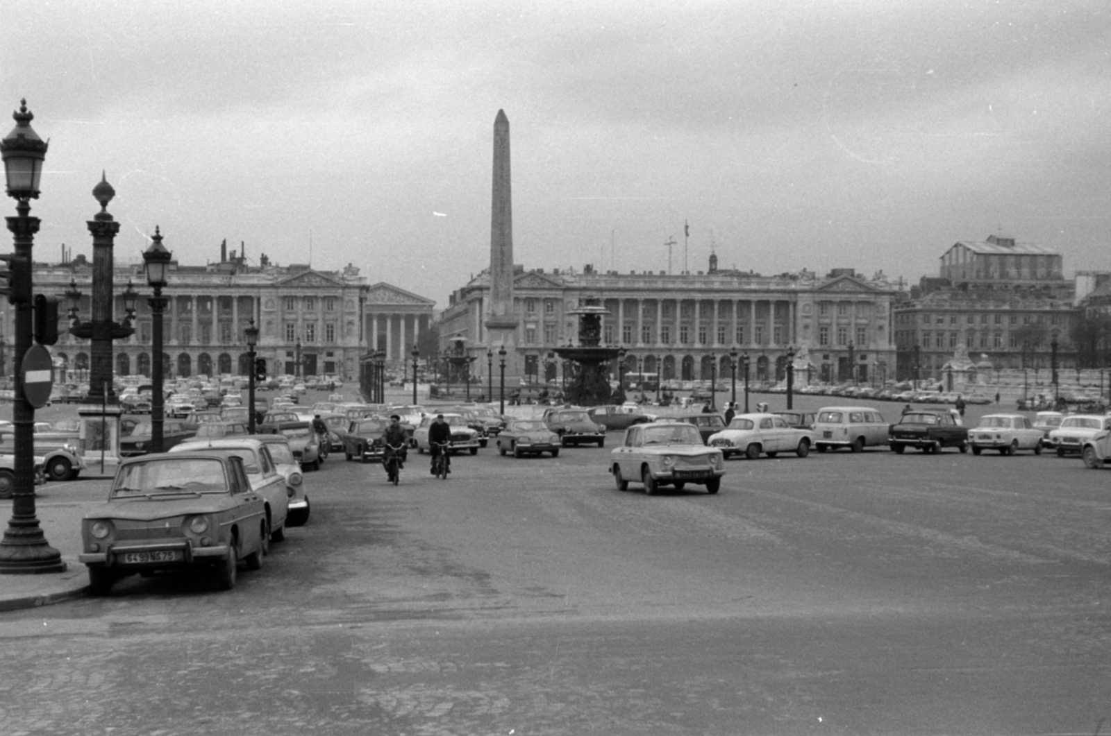 France, Paris, Place de la Concorde az obeliszkkel, a Rue Royale felé nézve., 1964, Sattler Katalin, Fortepan #171526