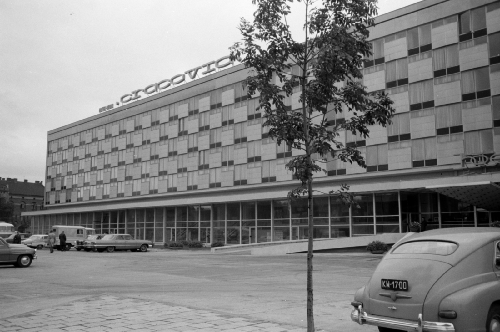 Poland, Kraków, Aleja marszalka Ferdynanda Focha 1., Hotel Cracovia., 1966, Sattler Katalin, Fortepan #171556