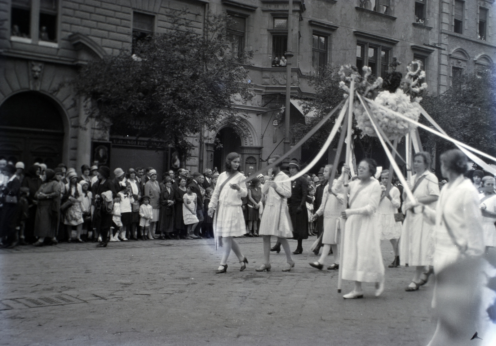 Hungary, Budapest VIII., József körút, háttérben a 87. és a 85. számú ház., 1922, Sütő János, Budapest, Fortepan #171667