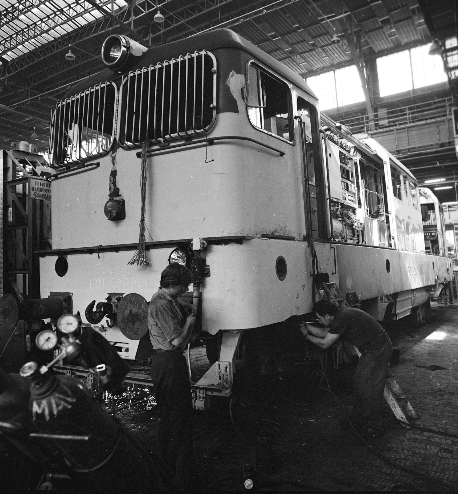 Hungary, Budapest X., Kőbányai út 30-36., MÁV Északi Járműjavító Üzem., 1976, Magyar Műszaki és Közlekedési Múzeum, MÁV V43 series, electric locomotive, Budapest, Fortepan #171730