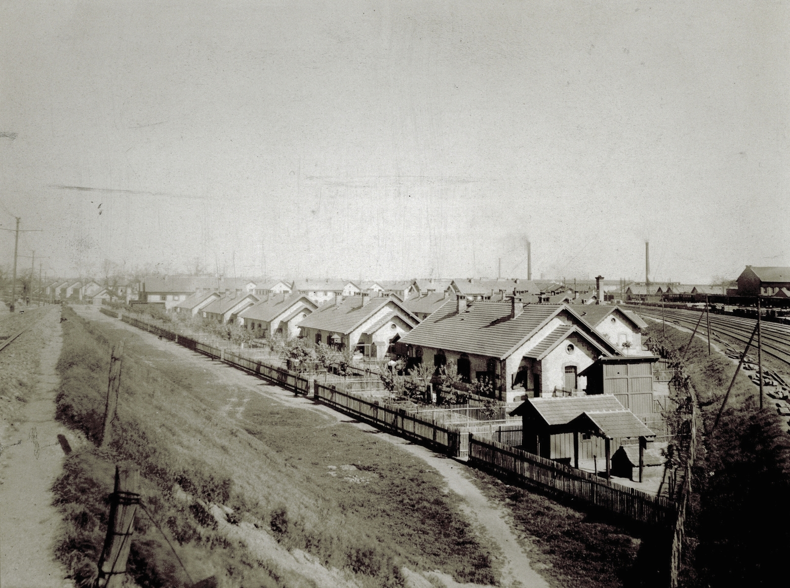 Magyarország, Budapest VIII., MÁV lakótelep, a Salgótarjáni utca és a Hungária körút között, az Asztalos Sándor utcai villamosmegállóból nézve., 1916, Magyar Műszaki és Közlekedési Múzeum, Budapest, Fortepan #171737