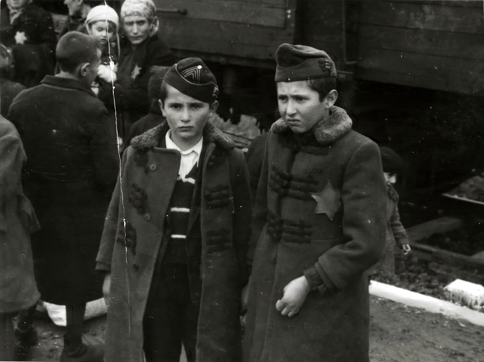 Poland, Oświęcim, az auschwitz–birkenaui koncentrációs tábor., 1944, Lili Jacob, holocaust, Bocskai coat, antisemitism, concentration camp, Holocaust train, Fortepan #172046