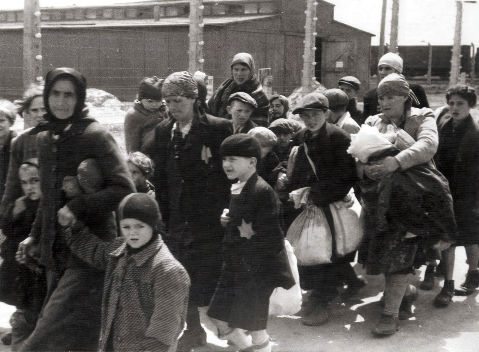 Lengyelország, Oświęcim, az auschwitz–birkenaui koncentrációs tábor., 1944, Lili Jacob, holokauszt, antiszemitizmus, koncentrációs tábor, Fortepan #172111