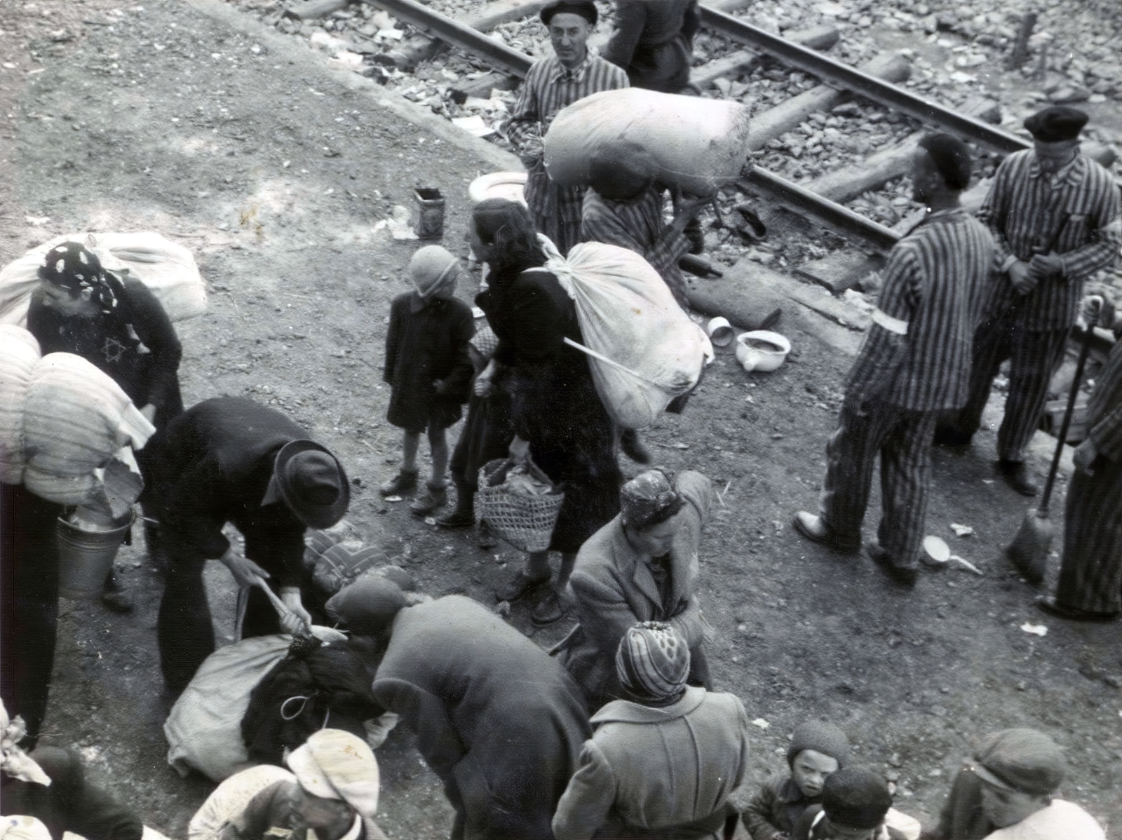 Lengyelország, Oświęcim, az auschwitz–birkenaui koncentrációs tábor., 1944, Lili Jacob, holokauszt, antiszemitizmus, koncentrációs tábor, Fortepan #172126