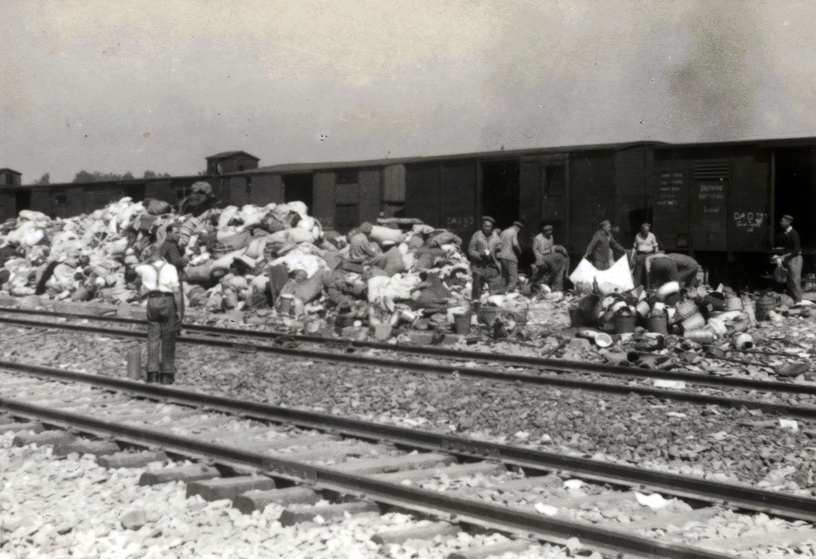 Lengyelország, Oświęcim, az auschwitz–birkenaui koncentrációs tábor., 1944, Lili Jacob, holokauszt, antiszemitizmus, koncentrációs tábor, deportálóvonat, Fortepan #172148