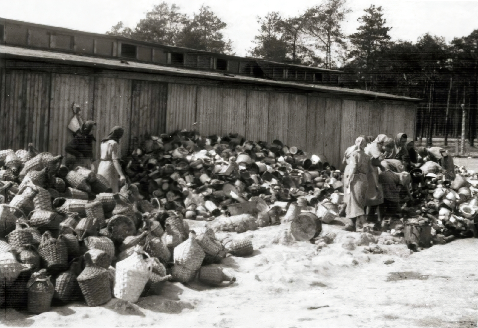 Lengyelország, Oświęcim, az auschwitz–birkenaui koncentrációs tábor., 1944, Lili Jacob, holokauszt, antiszemitizmus, koncentrációs tábor, Fortepan #172164