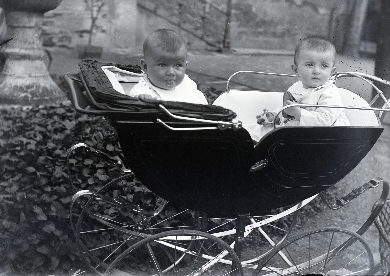 1932, Göcseji Múzeum / Morandini-Schlemmer hagyaték, baby carriage, twins, Fortepan #172355