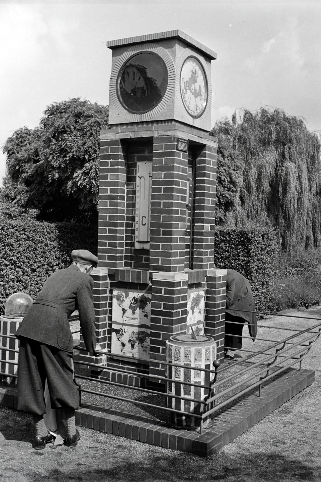 1938, Ormos Imre Alapítvány, Ormos Imre, weather station, watch, sun clock, map, thermometer, Fortepan #173227