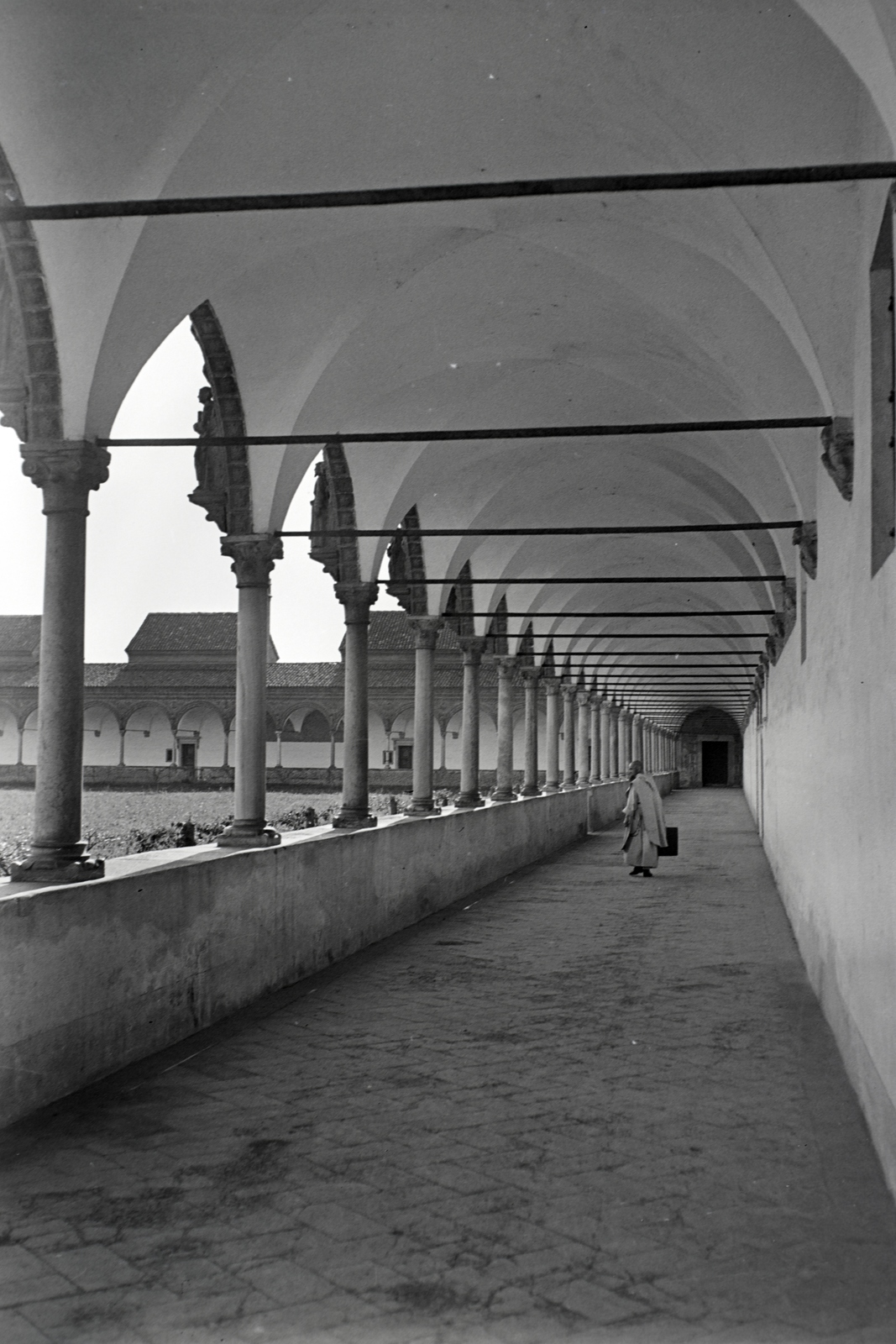 Italy, Pavia, a karthauzi kolostor (Certosa di Pavia) kerengője., 1938, Ormos Imre Alapítvány, Ormos Imre, Fortepan #173255