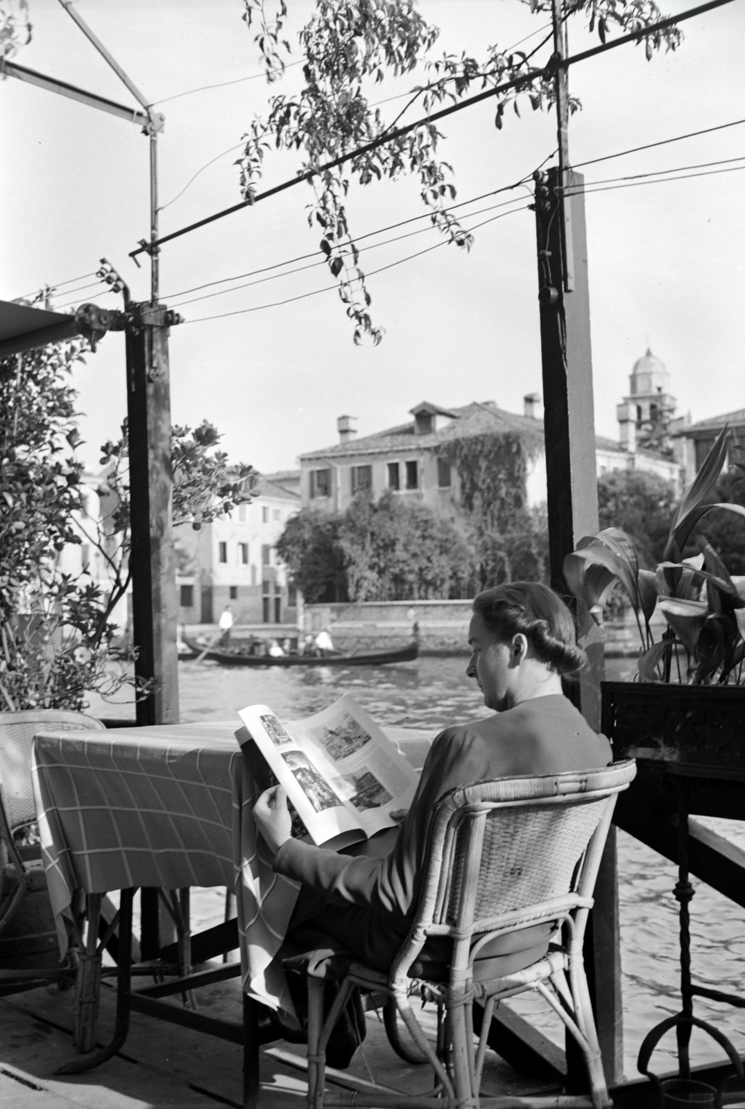 Italy, Venice, a Canal Grande a Rio Marin és a Ponte degli Scalzi között. A felvétel a Palazzo Calbo Crotta teraszáról készült, a kép hátterében a Chiesa di San Simeone Profeta tornya., 1938, Ormos Imre Alapítvány, Ormos Imre, Fortepan #173257