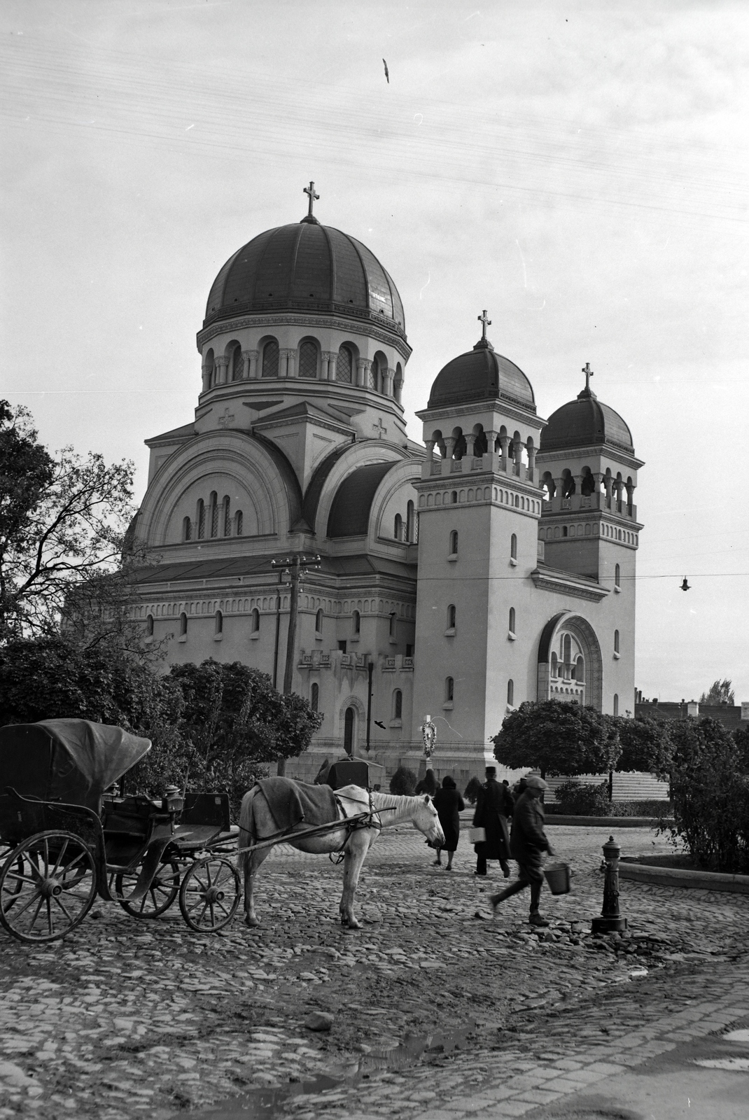 Romania,Transylvania, Satu Mare, Széchenyi utca (Strada 1 Decembrie 1918), szemben a Szent Mihály és Gábor arkangyalok görög katolikus székesegyház., 1942, Ormos Imre Alapítvány, Ormos Imre, Fortepan #173278