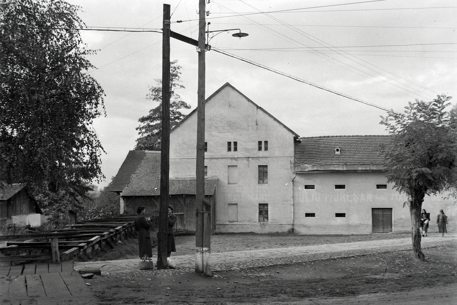 Romania,Transylvania, Baia Mare, a Városi nagymalom, a Strada Victoriei felől nézve., 1942, Ormos Imre Alapítvány, Ormos Imre, Fortepan #173280