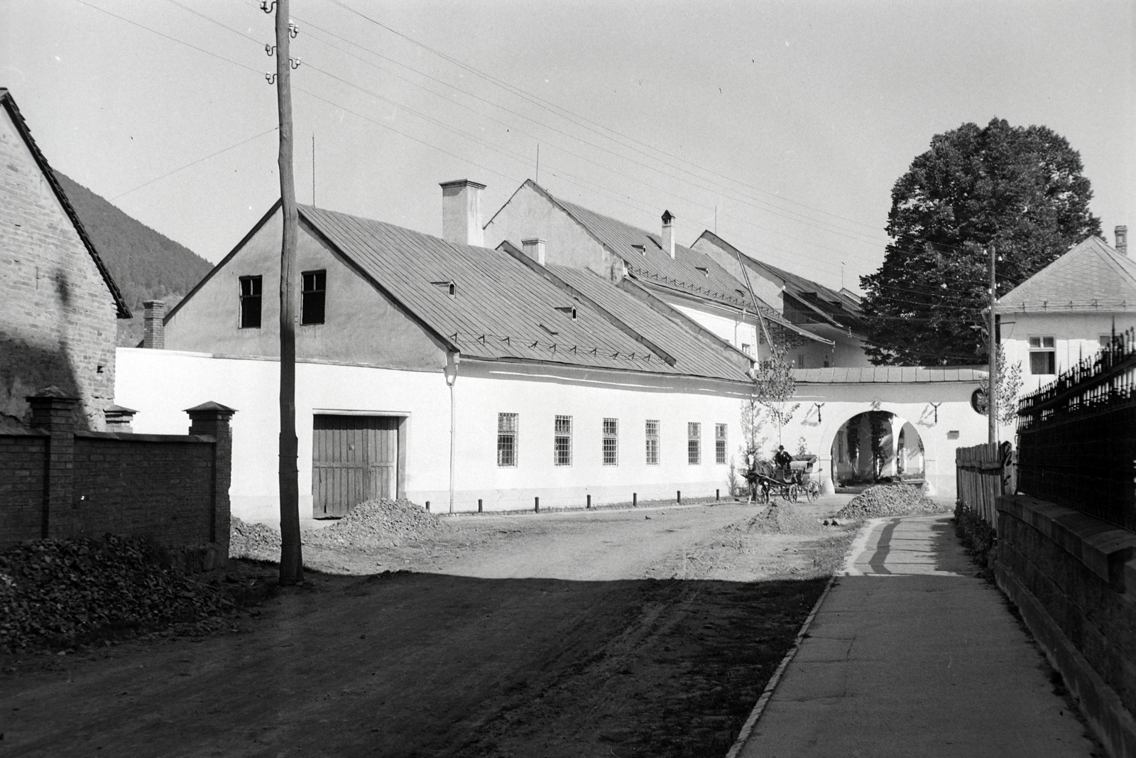 Romania,Transylvania, Baia Mare, Templom köz (Strada Steampului), szemben az egykori pénzverde épülete (később Megyei Történelmi és Régészeti Múzeum)., 1942, Ormos Imre Alapítvány, Ormos Imre, Fortepan #173283