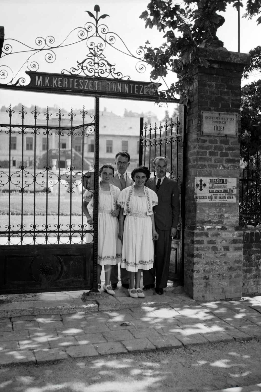 Hungary, Budapest XI., Ménesi út (Nagyboldogasszony útja) 45., Magyar Királyi Kertészeti Tanintézet., 1938, Ormos Imre Alapítvány, Ormos Imre, arrow cross, Budapest, Arrow Cross Movement, Fortepan #173395