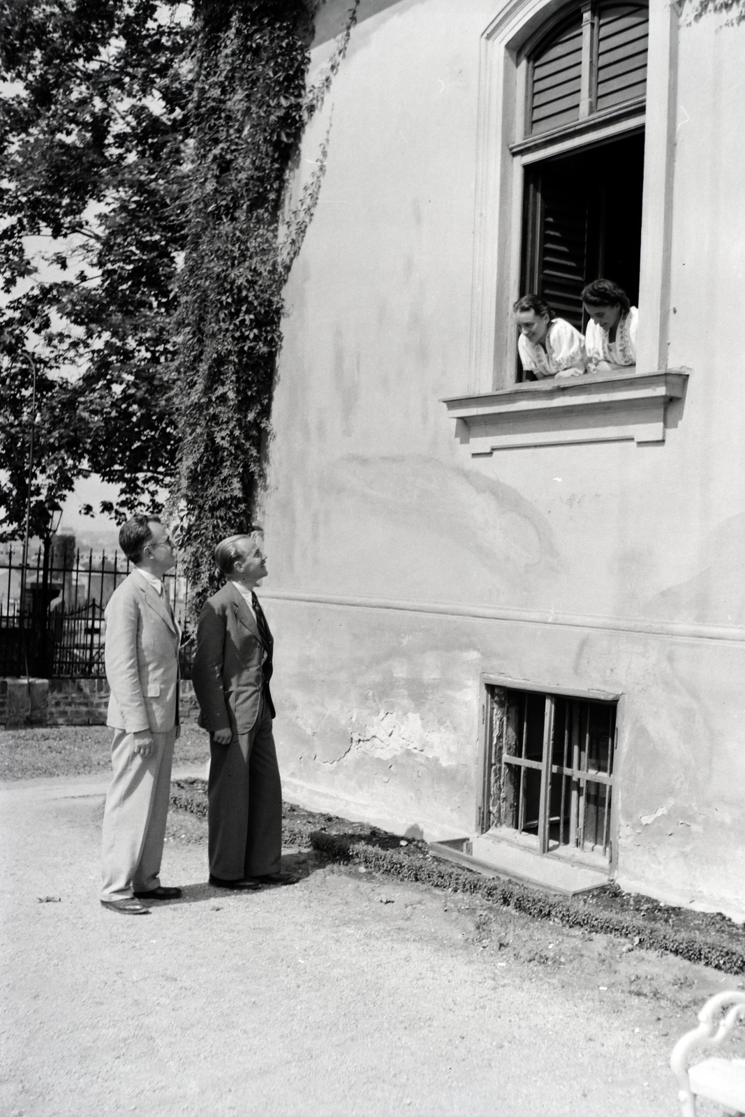 Hungary, Budapest XI., Ménesi út (Nagyboldogasszony útja) 45., Magyar Királyi Kertészeti Tanintézet., 1938, Ormos Imre Alapítvány, Ormos Imre, man and woman, Budapest, Fortepan #173396