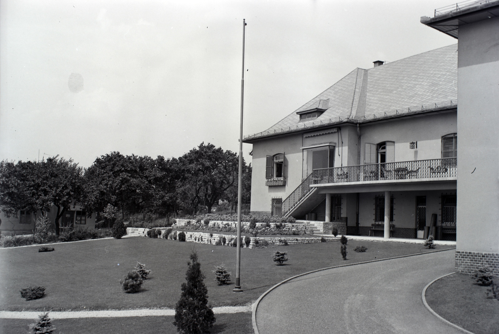 Hungary, Budapest II., Hankóczy Jenő (Darányi Ignác) utca 17-19. számú ház és kertje., 1942, Ormos Imre Alapítvány, Ormos Imre, Budapest, László Miskolczy-design, Fortepan #173444