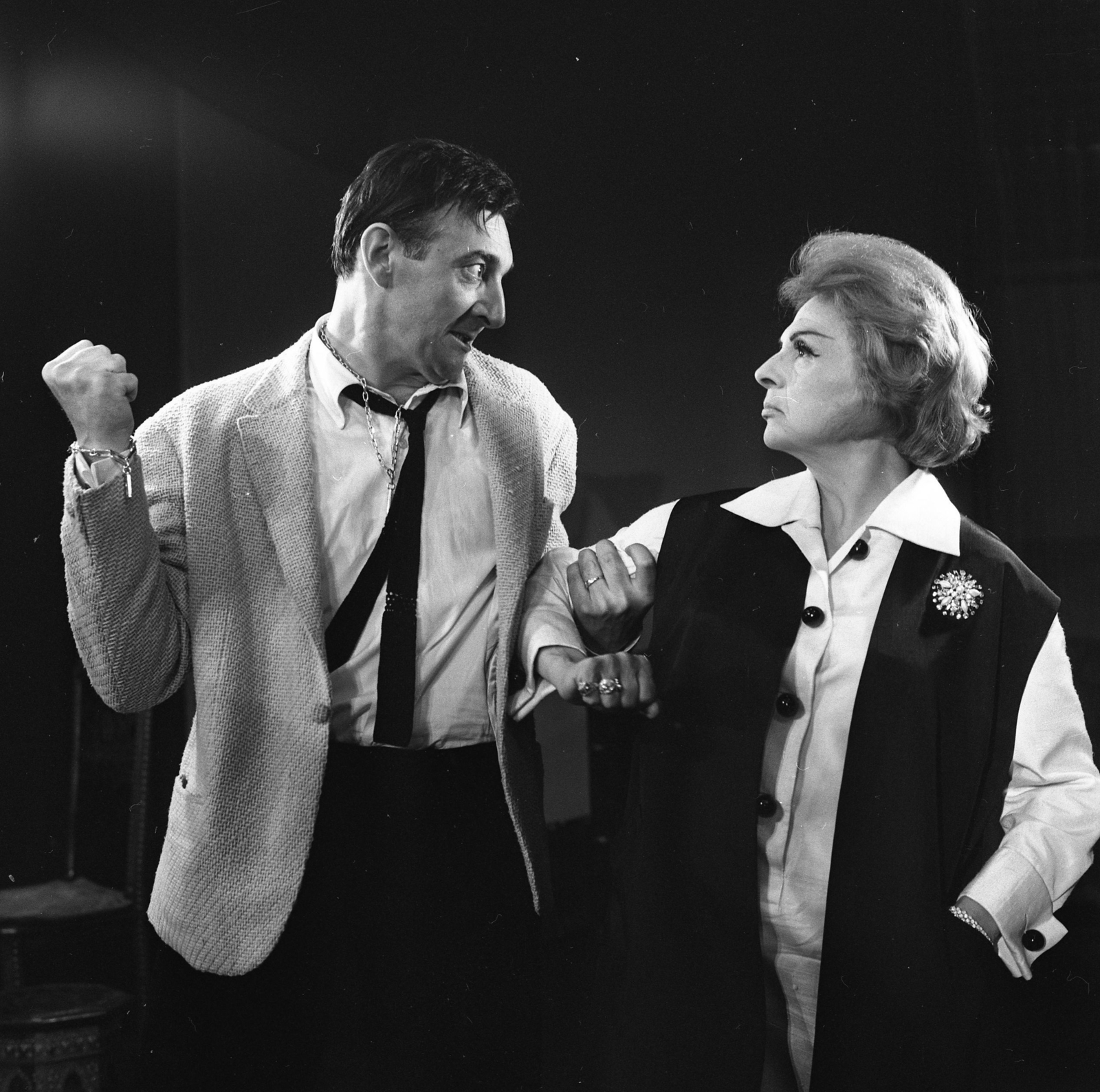 Hungary, Budapest V., Katona József Színház, Tennessee Williams: Az ifjúság édes madara című darabjának szereplői: Mezey Mária és Sinkovits Imre.., 1965, Kotnyek Antal, Budapest, gesture, Fortepan #173535