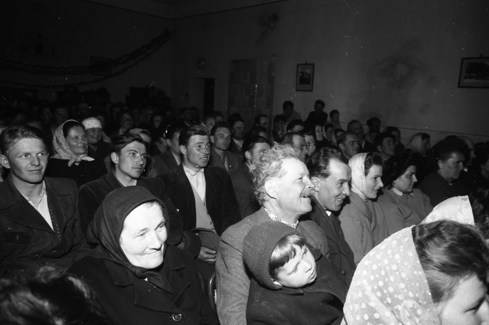 Hungary, Miskolc, Ómassa, Művelődési Ház, közönség az Erdész Színpad előadásán., 1961, Kotnyek Antal, audience, theater room, Fortepan #173601